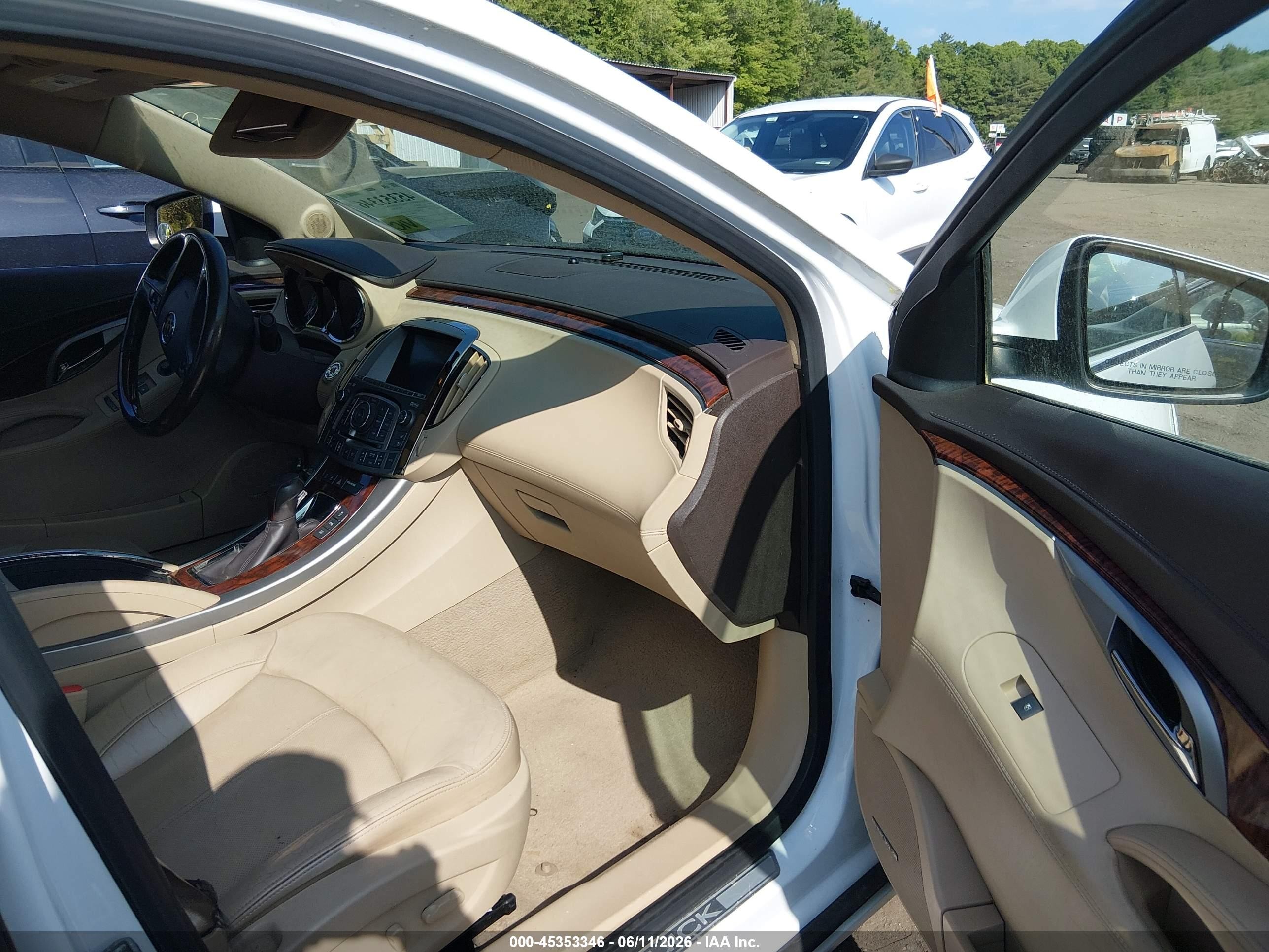 2010 Buick Lacrosse Cxl White vin: 1G4GD5GG2AF132061