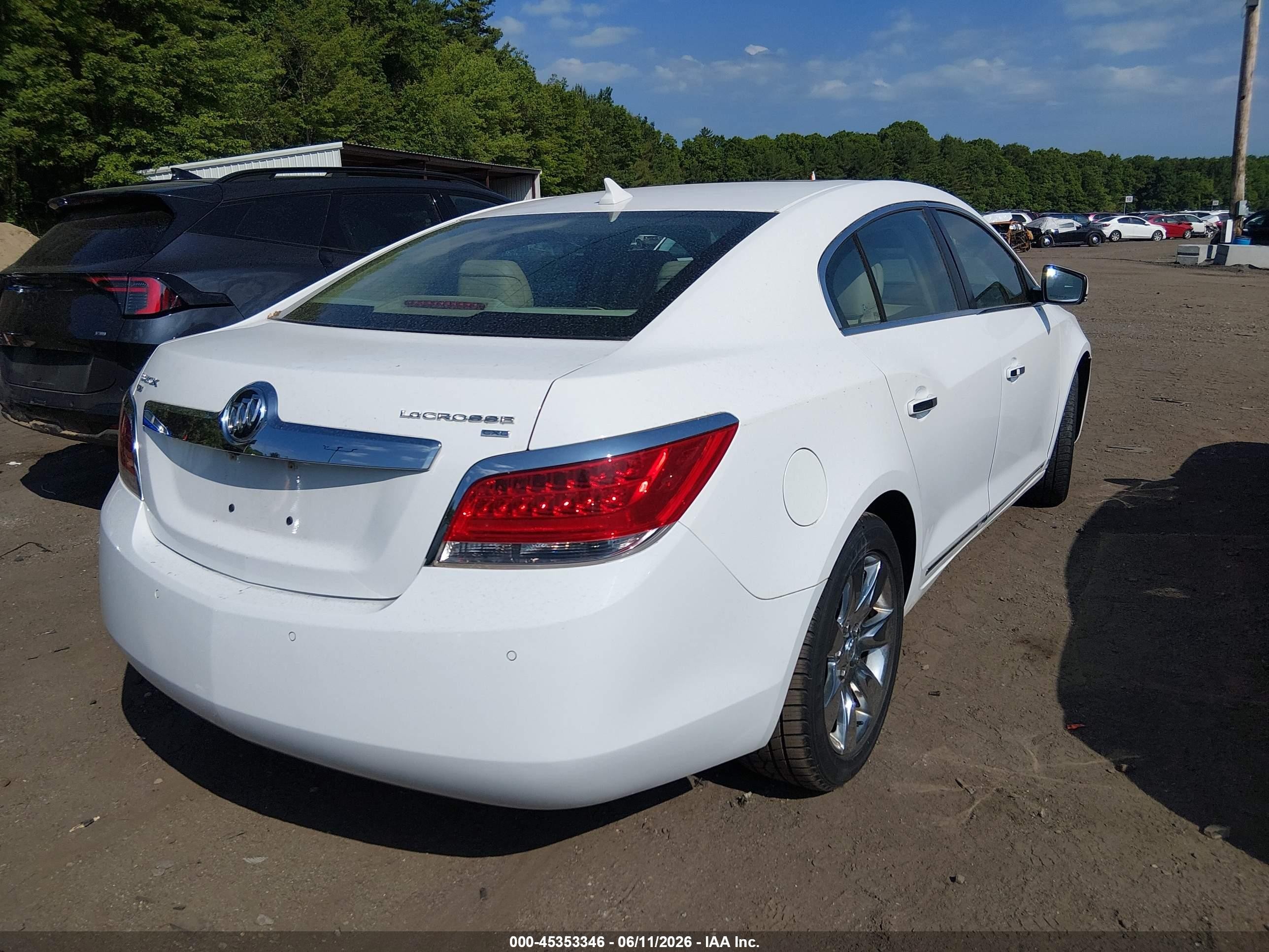 2010 Buick Lacrosse Cxl White vin: 1G4GD5GG2AF132061