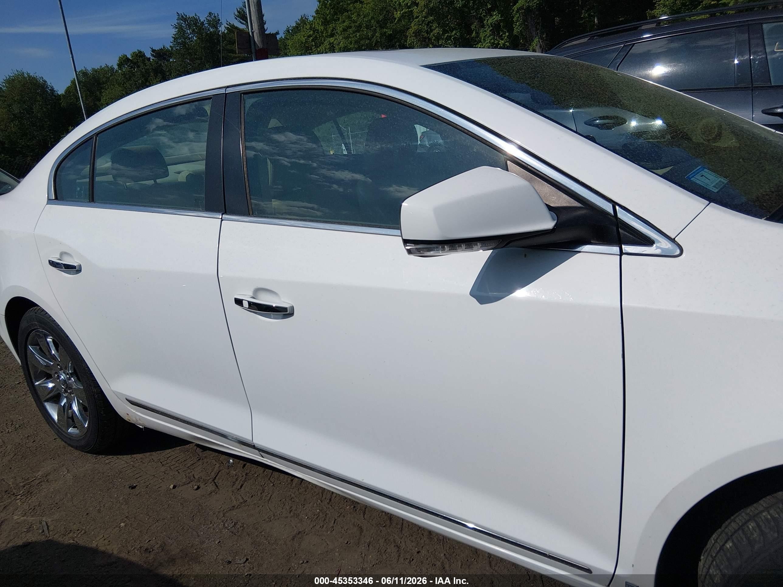 2010 Buick Lacrosse Cxl White vin: 1G4GD5GG2AF132061