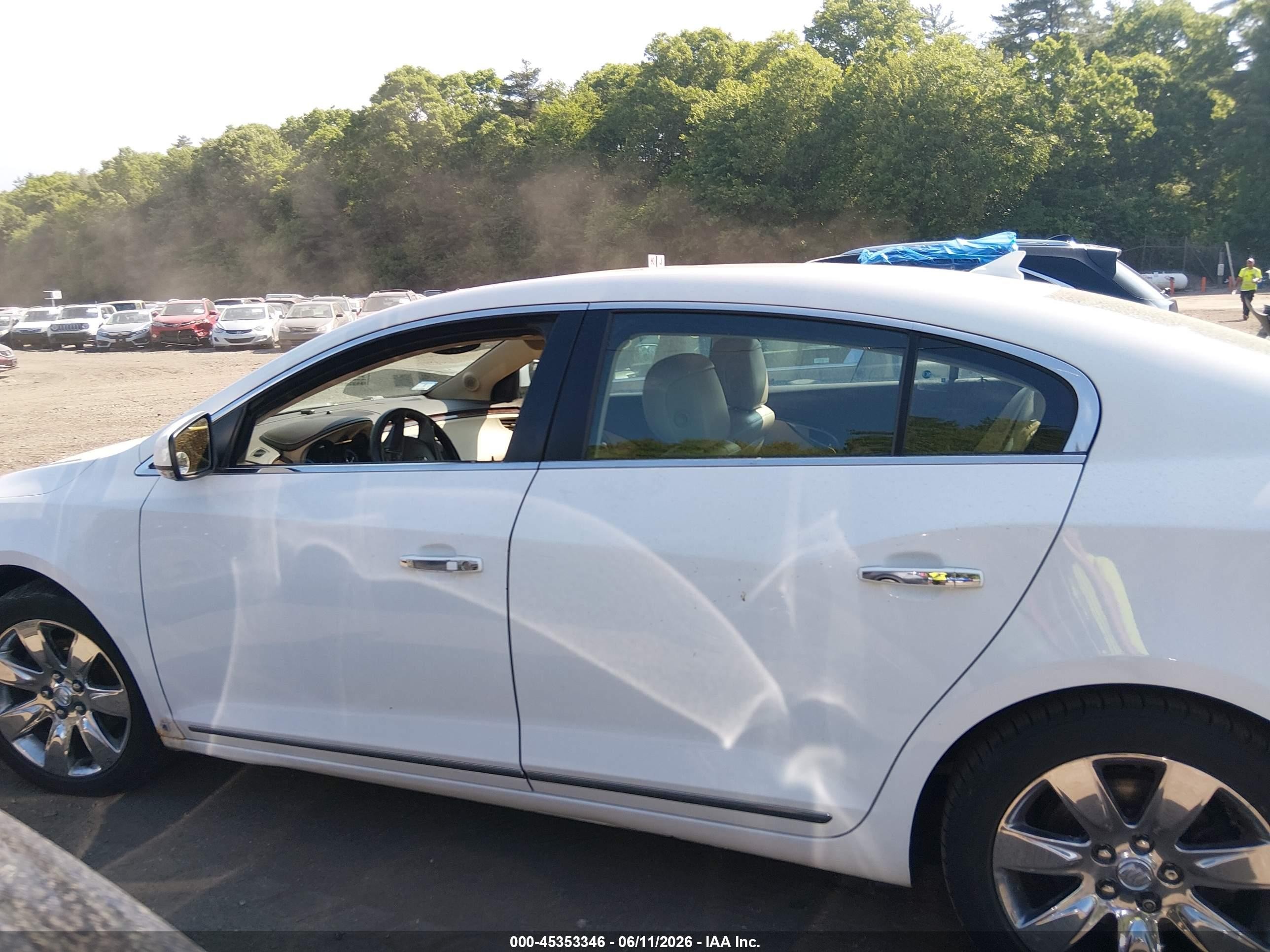 2010 Buick Lacrosse Cxl White vin: 1G4GD5GG2AF132061