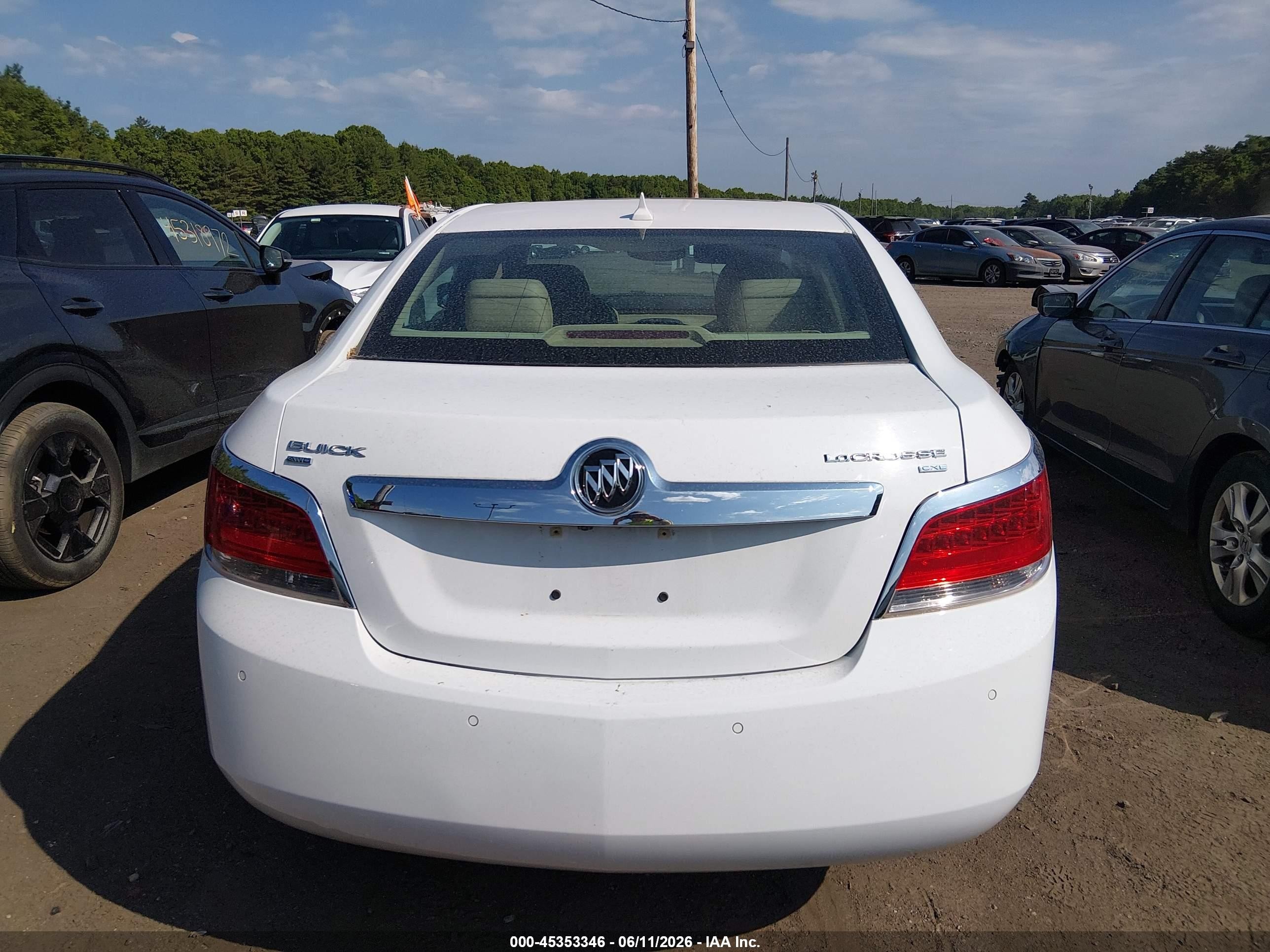 2010 Buick Lacrosse Cxl White vin: 1G4GD5GG2AF132061