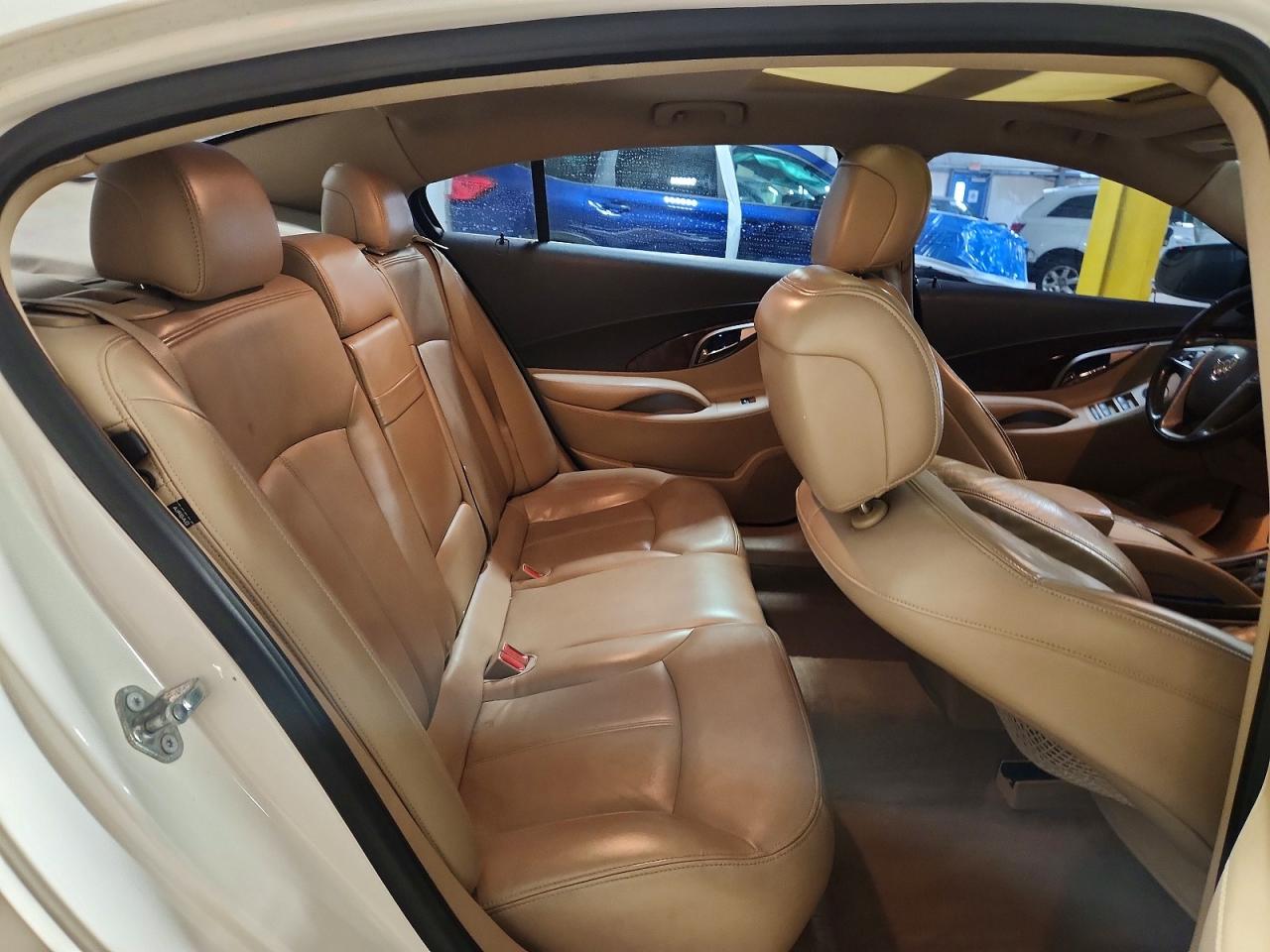 2010 Buick Lacrosse Cxl Cream vin: 1G4GD5GG3AF138192