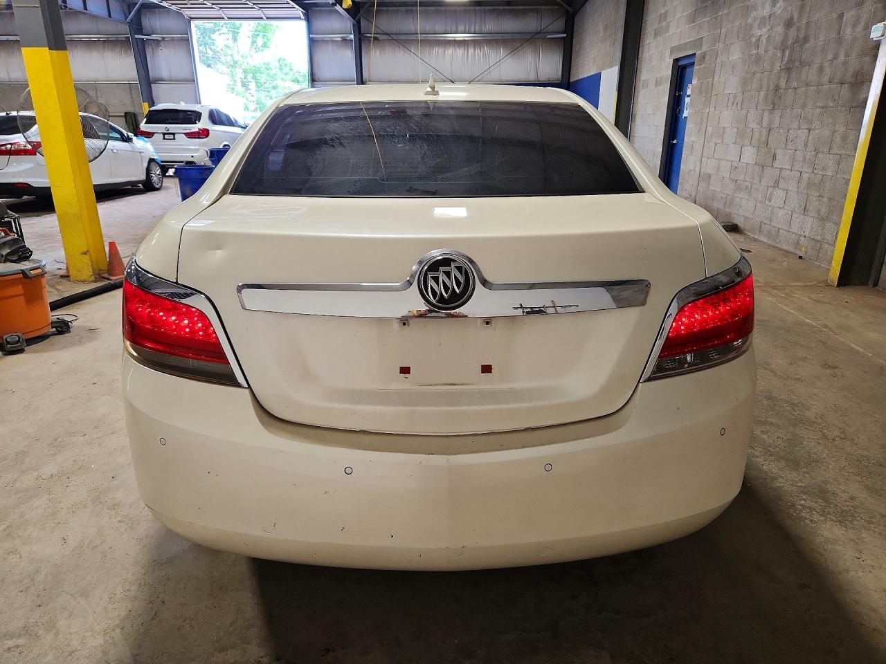 2010 Buick Lacrosse Cxl Cream vin: 1G4GD5GG3AF138192