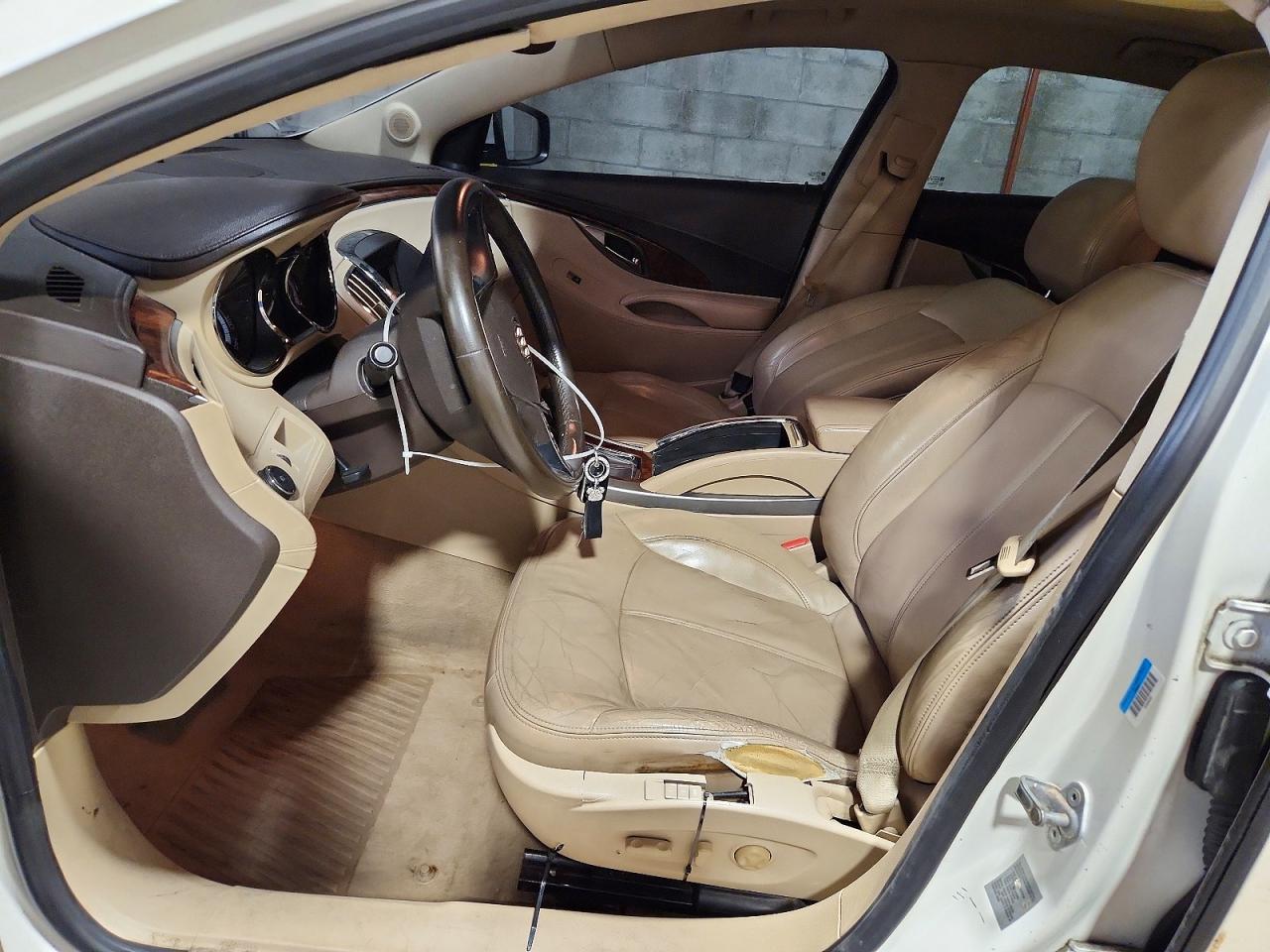 2010 Buick Lacrosse Cxl Cream vin: 1G4GD5GG3AF138192