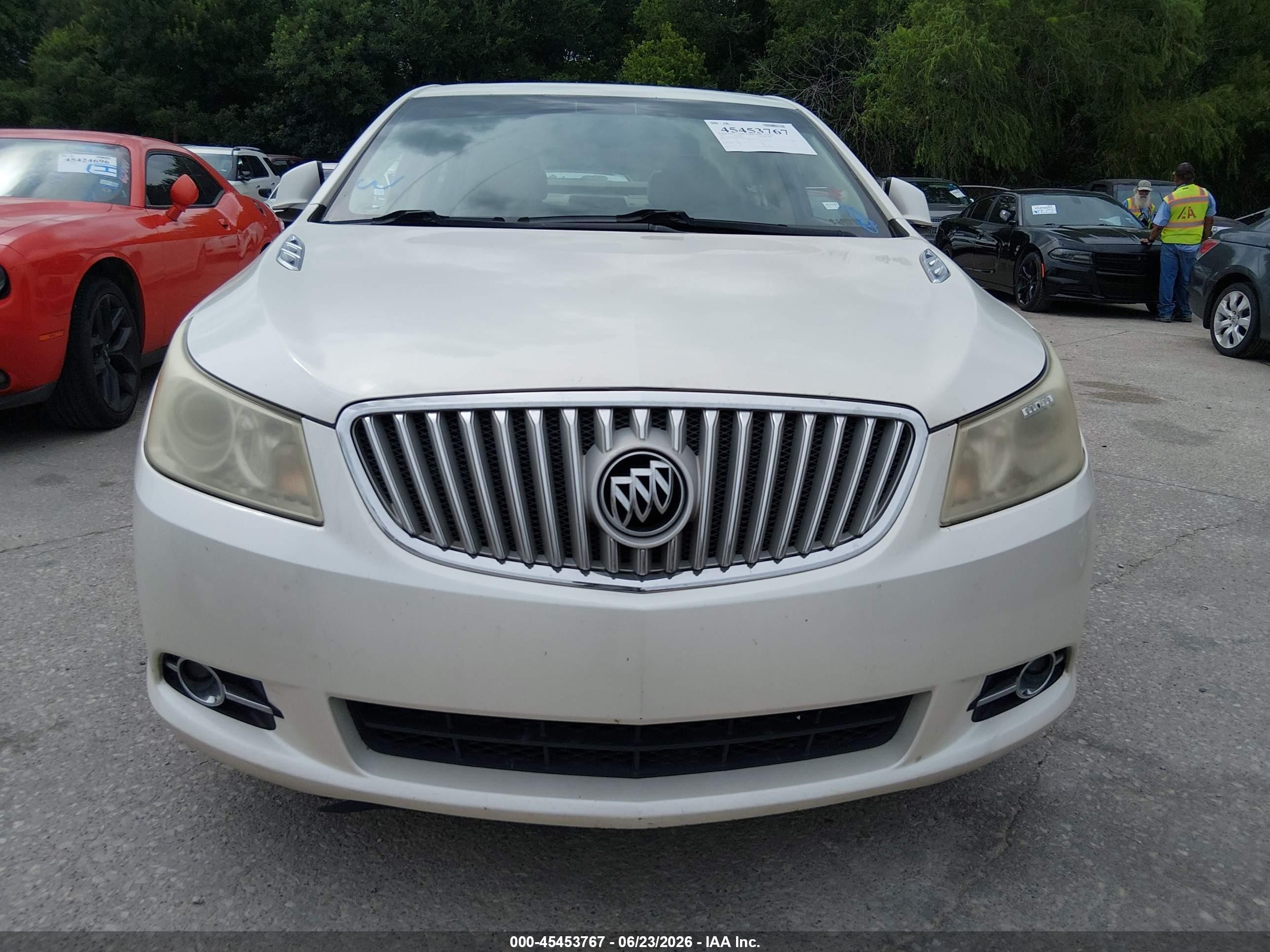2011 Buick Lacrosse Cxs Кремовый vin: 1G4GE5ED4BF124163