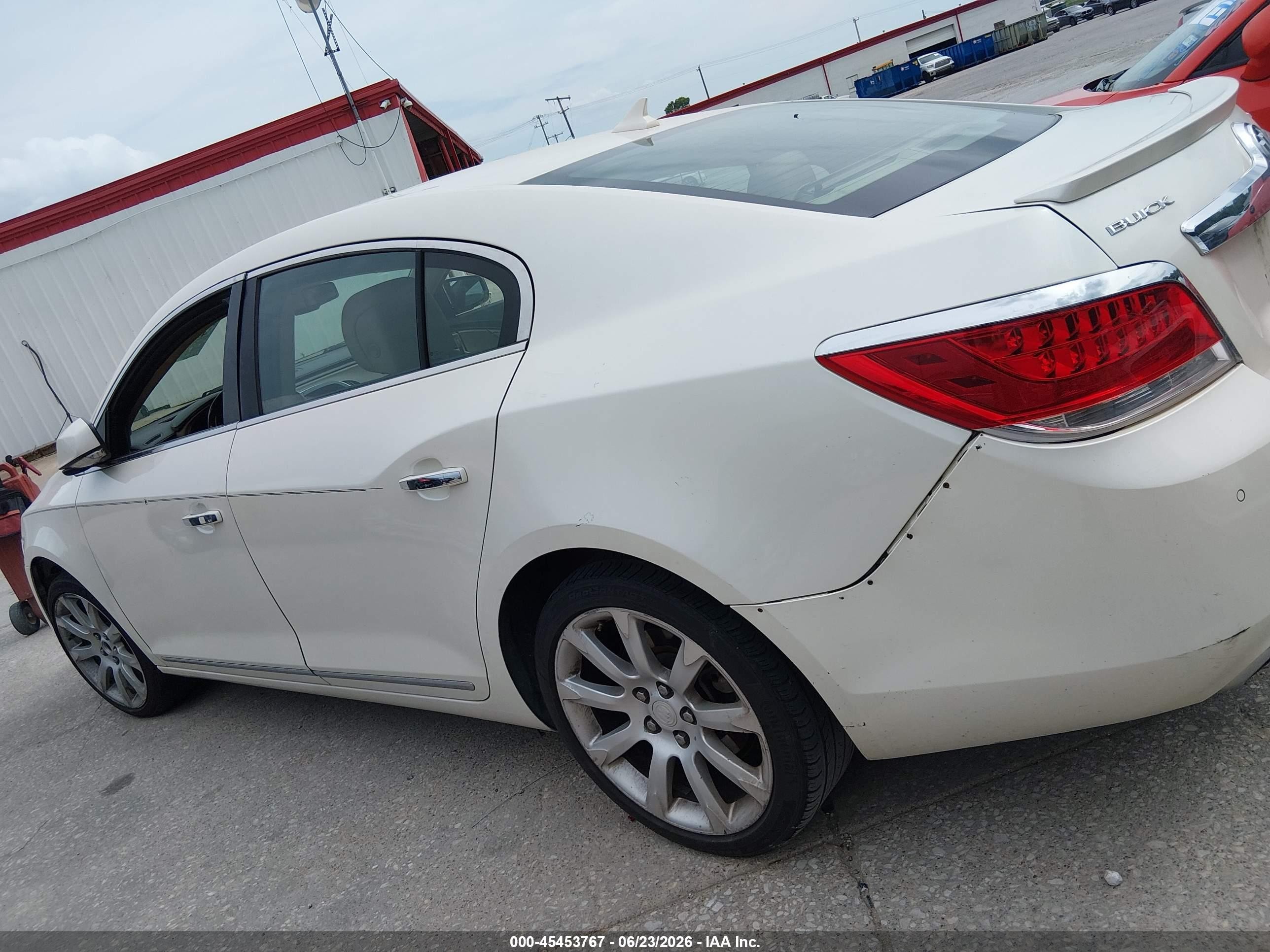 2011 Buick Lacrosse Cxs Кремовый vin: 1G4GE5ED4BF124163