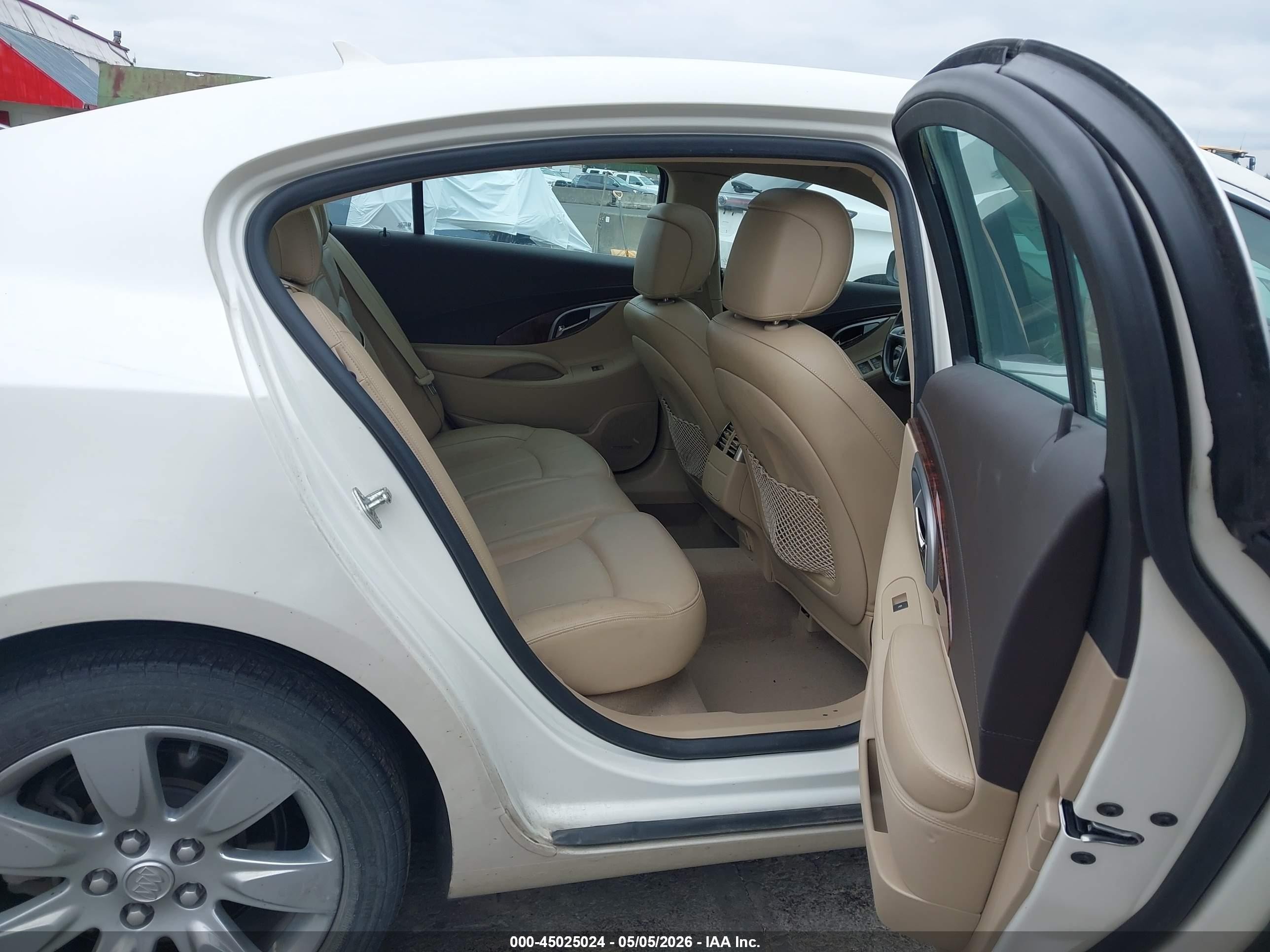 2011 Buick Lacrosse Cxs White vin: 1G4GE5EDXBF238667
