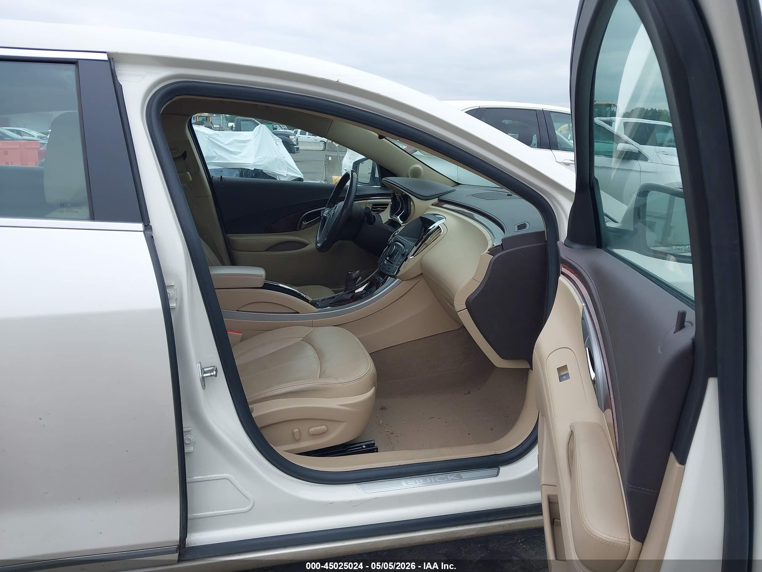 2011 Buick Lacrosse Cxs White vin: 1G4GE5EDXBF238667