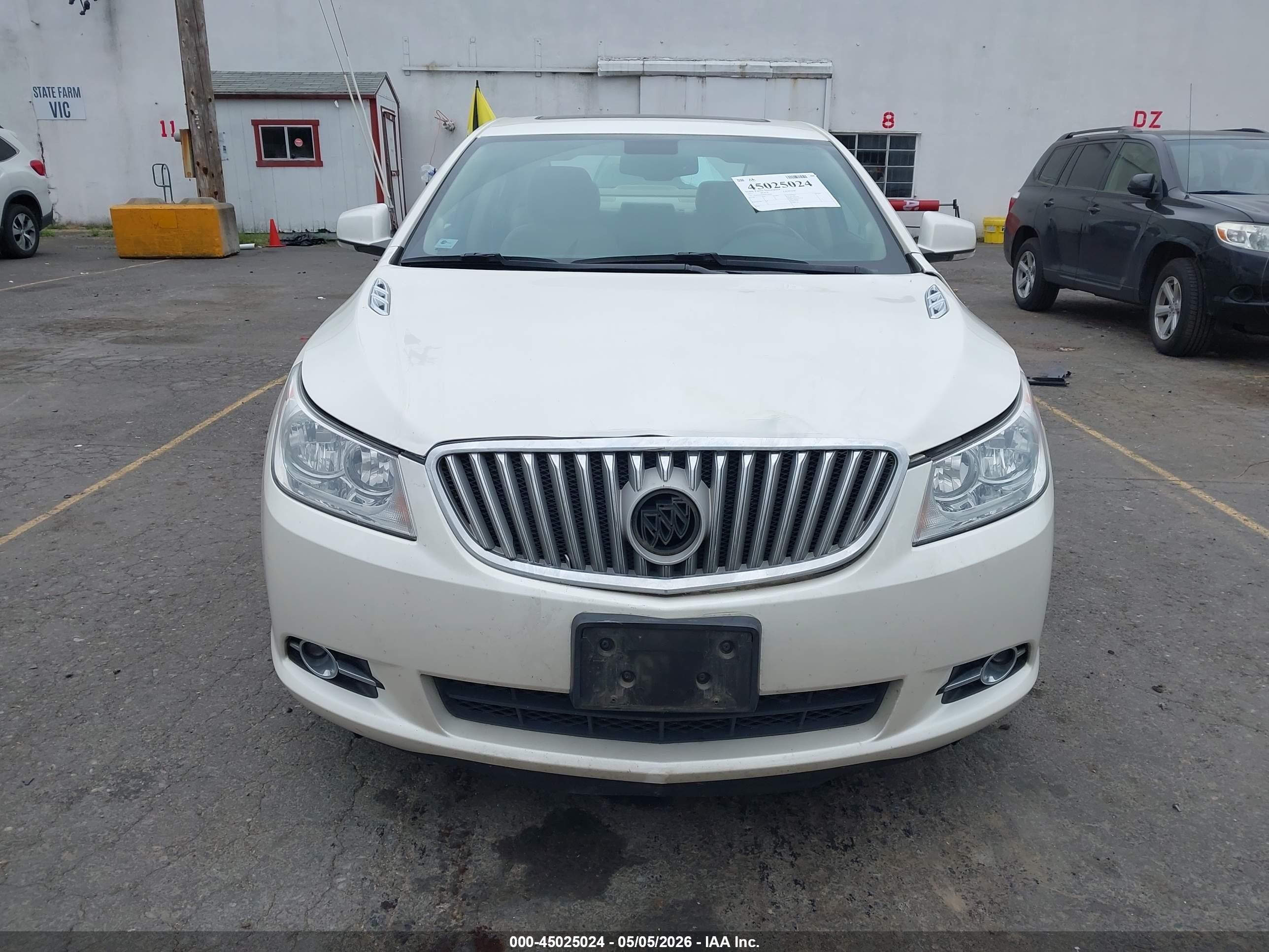 2011 Buick Lacrosse Cxs White vin: 1G4GE5EDXBF238667