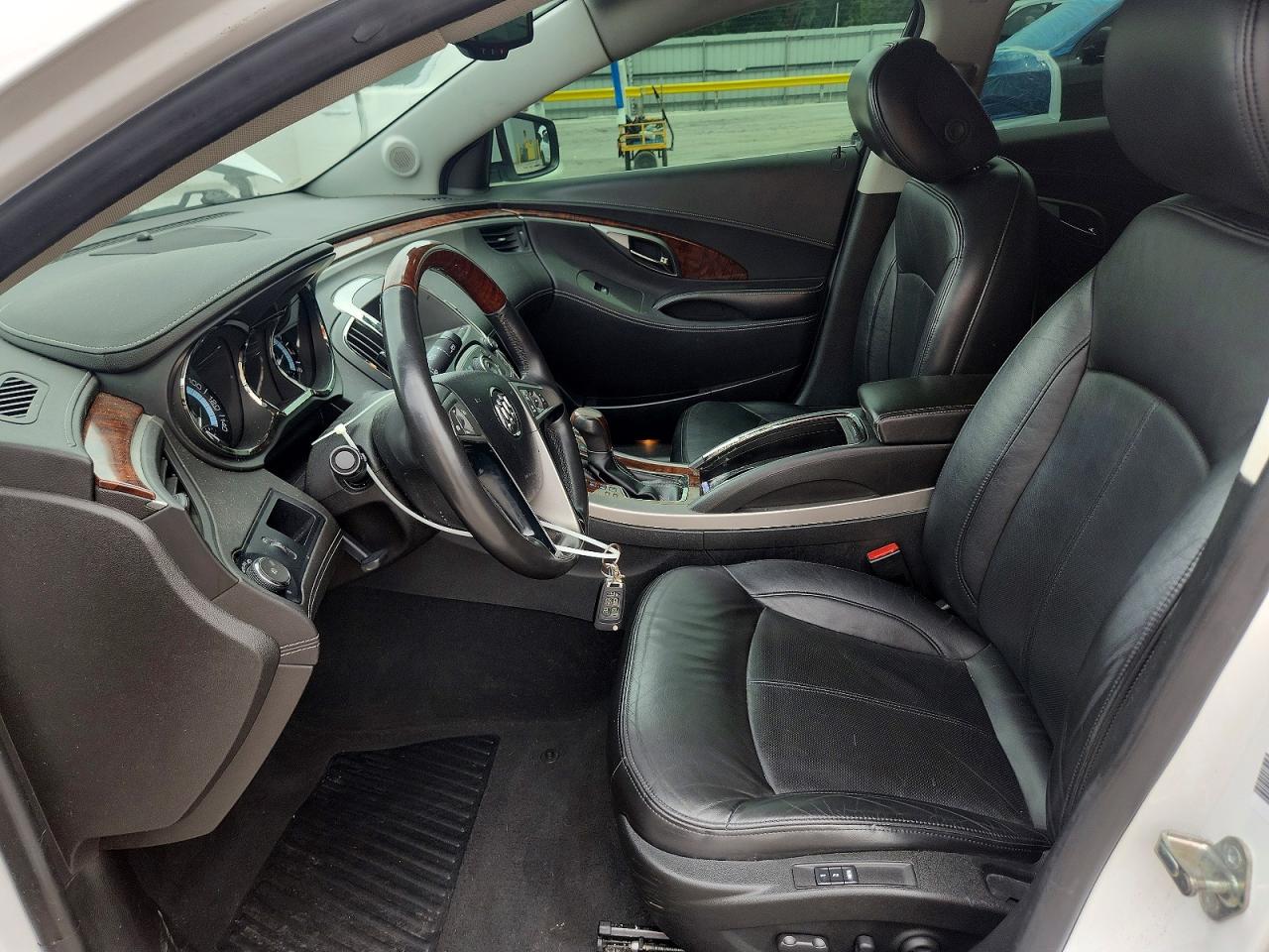 2010 Buick Lacrosse Cxs Белый vin: 1G4GE5EV0AF253069