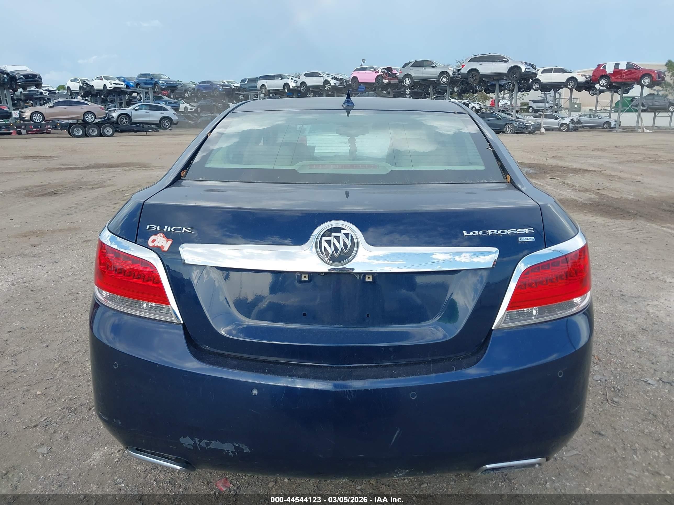 2010 Buick Lacrosse Cxs Blue vin: 1G4GE5EV3AF268729