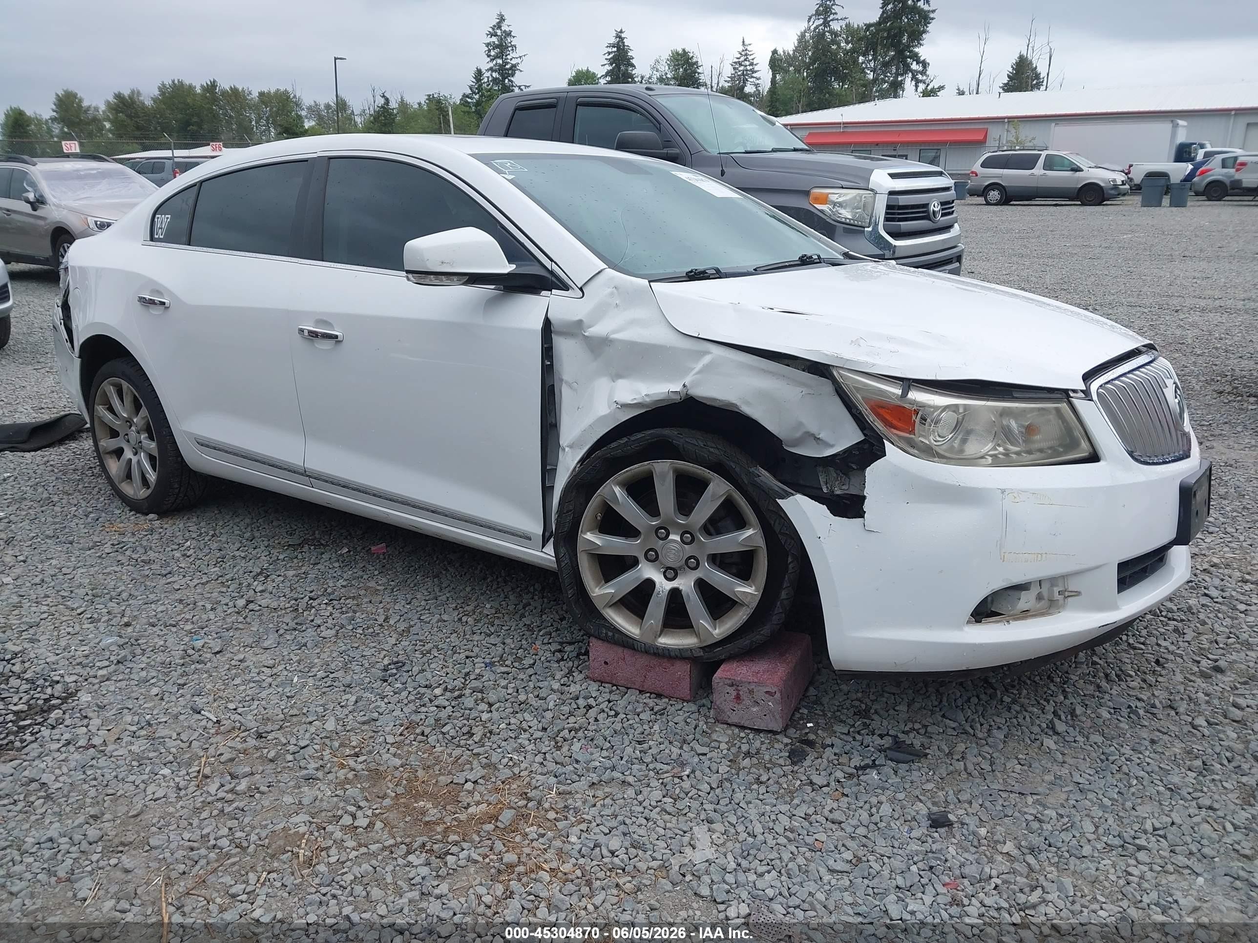 2010 Buick Lacrosse Cxs White vin: 1G4GE5EV4AF309160