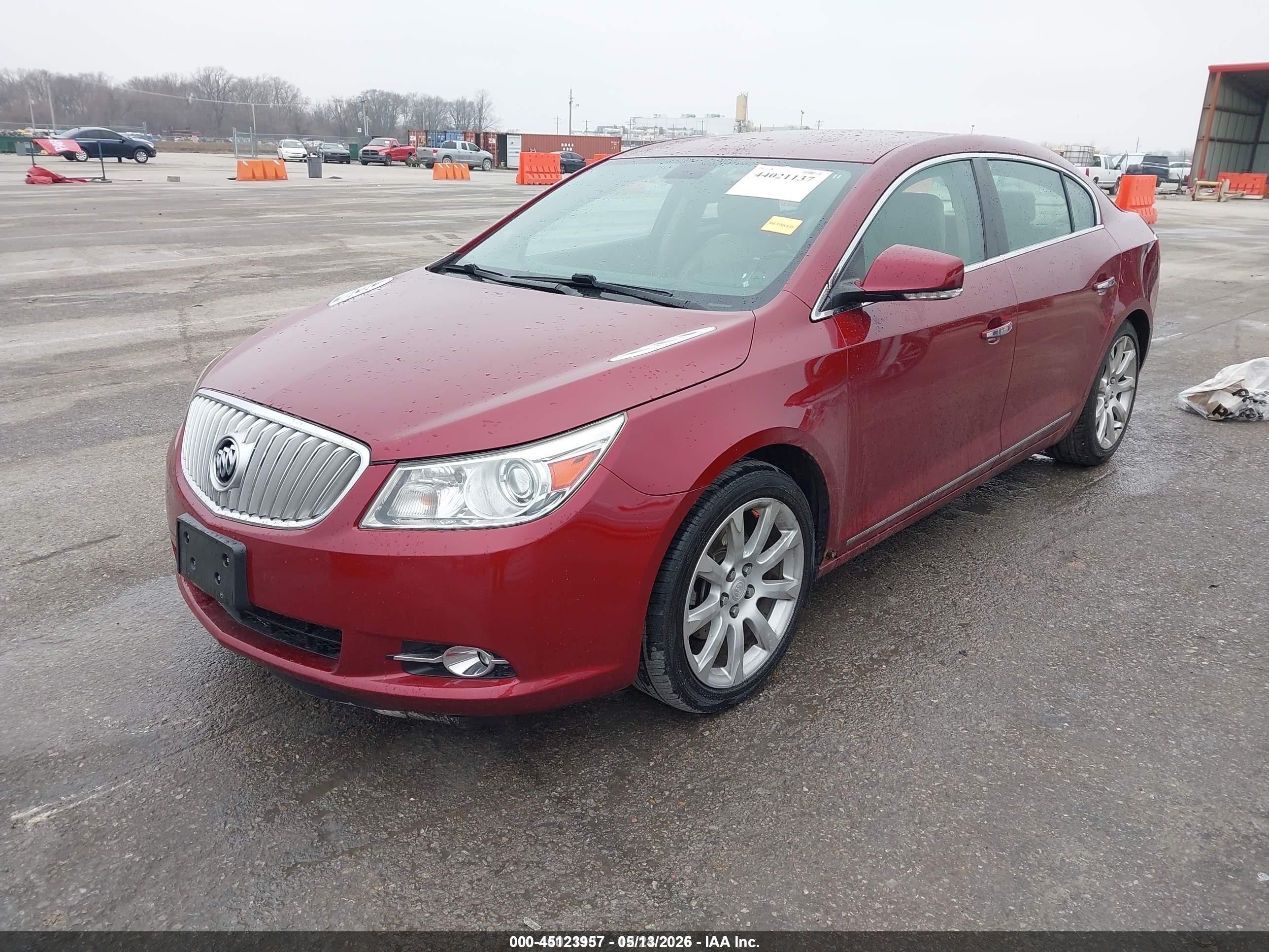2010 Buick Lacrosse Cxs Red vin: 1G4GE5EV8AF166410