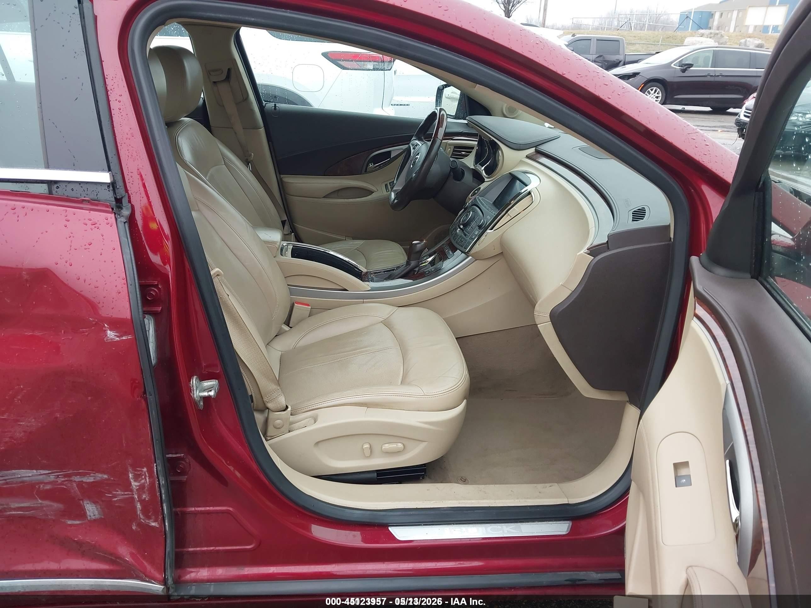 2010 Buick Lacrosse Cxs Red vin: 1G4GE5EV8AF166410