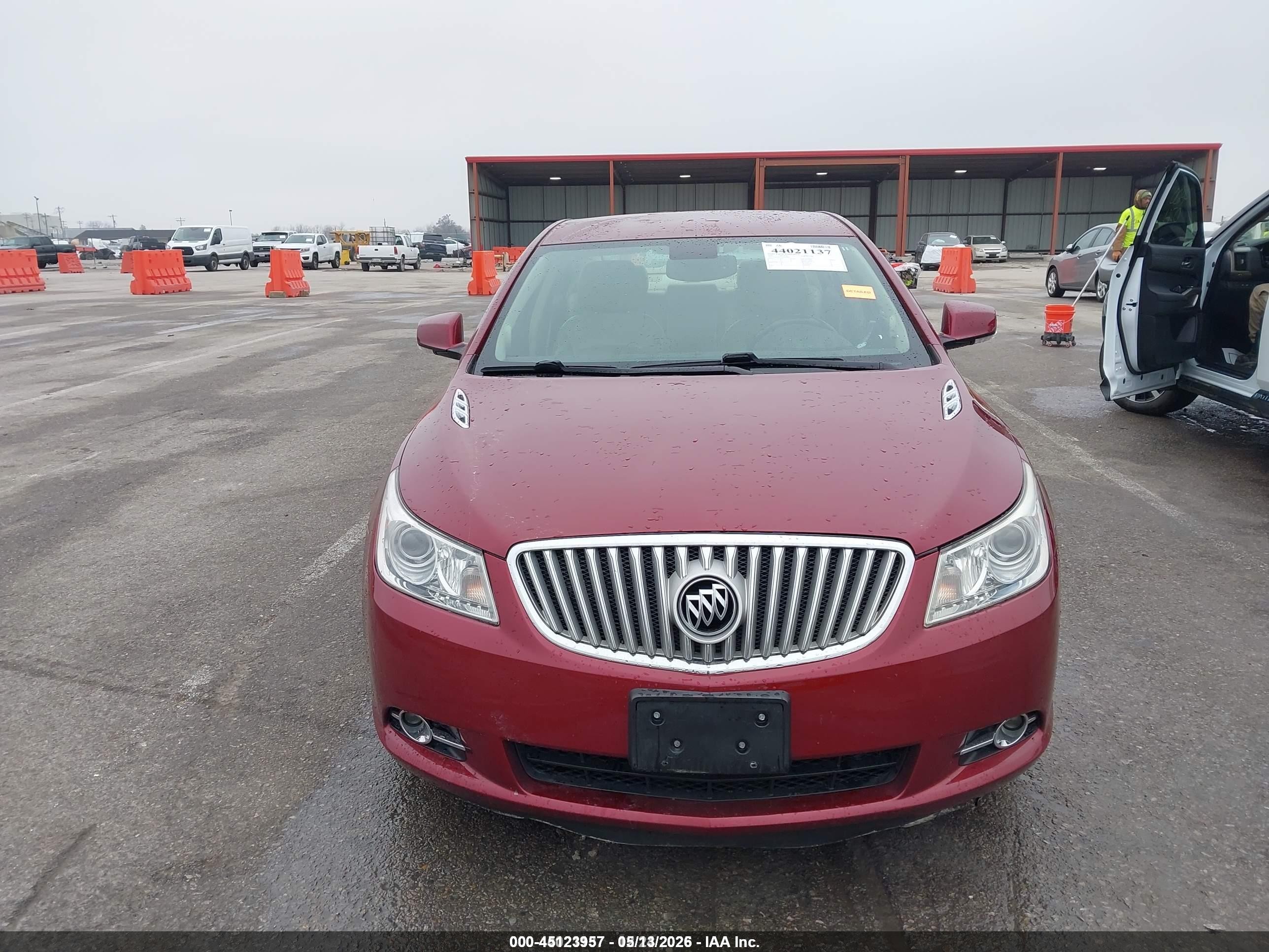 2010 Buick Lacrosse Cxs Red vin: 1G4GE5EV8AF166410