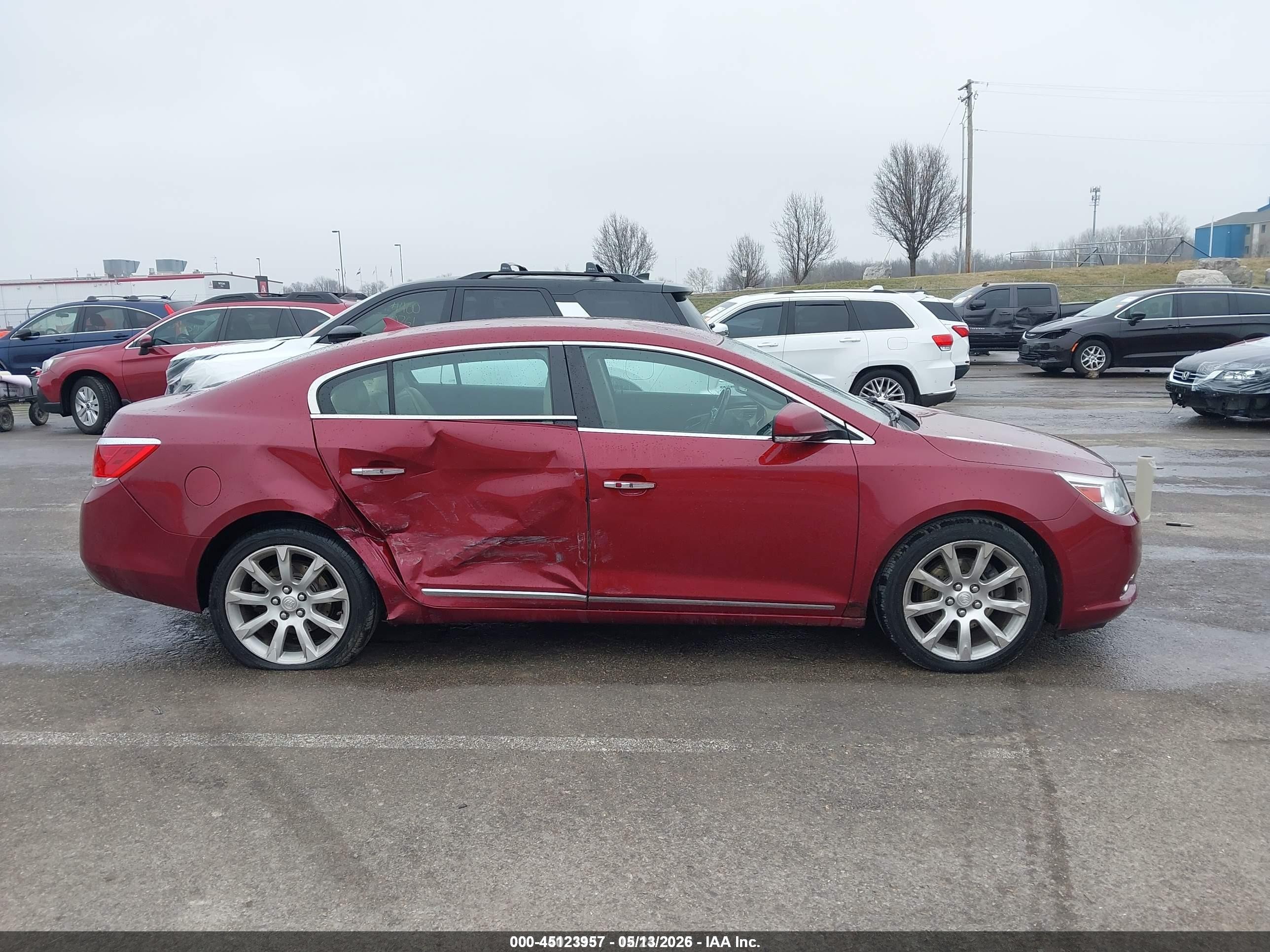 2010 Buick Lacrosse Cxs Red vin: 1G4GE5EV8AF166410
