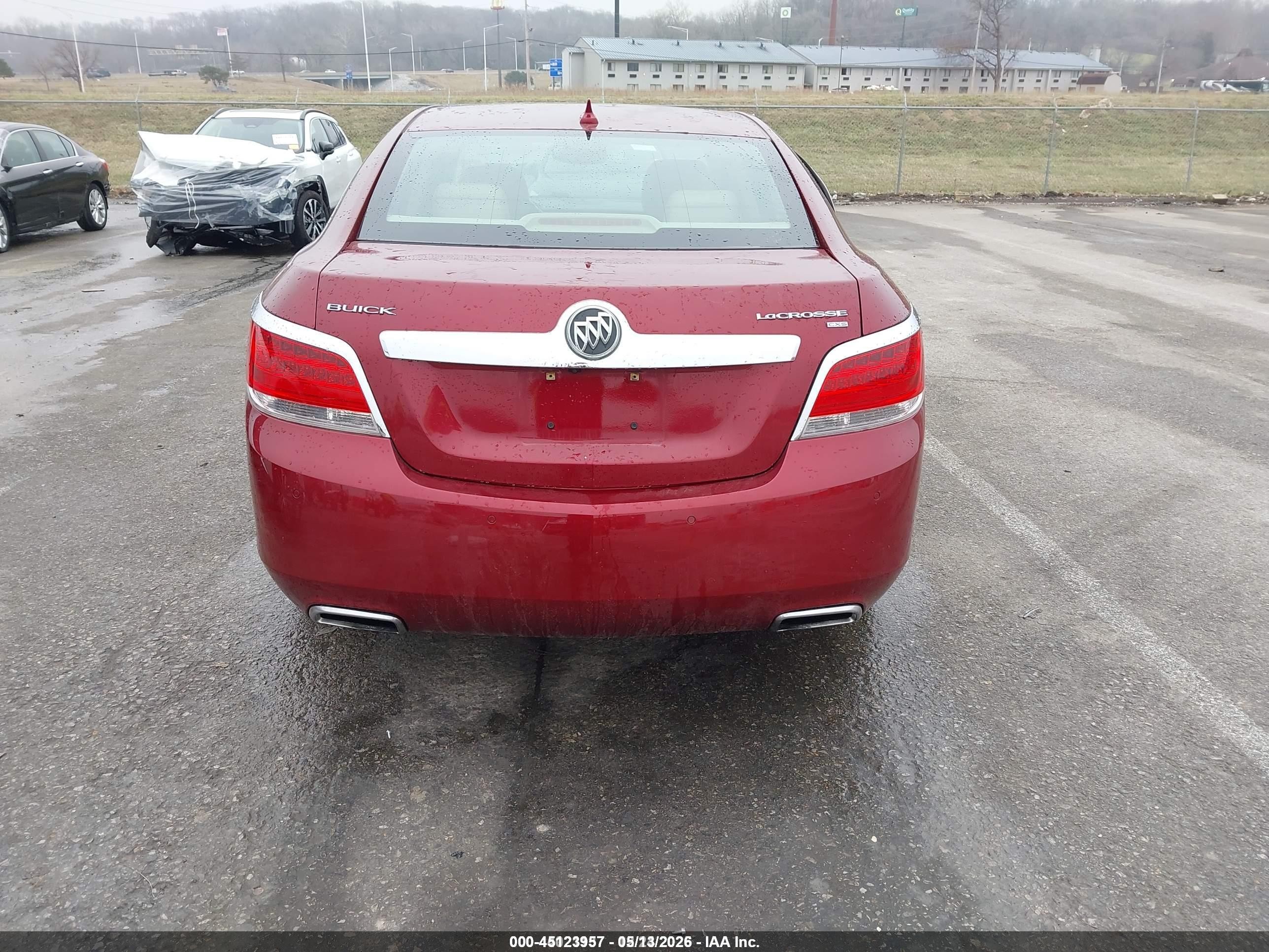 2010 Buick Lacrosse Cxs Red vin: 1G4GE5EV8AF166410
