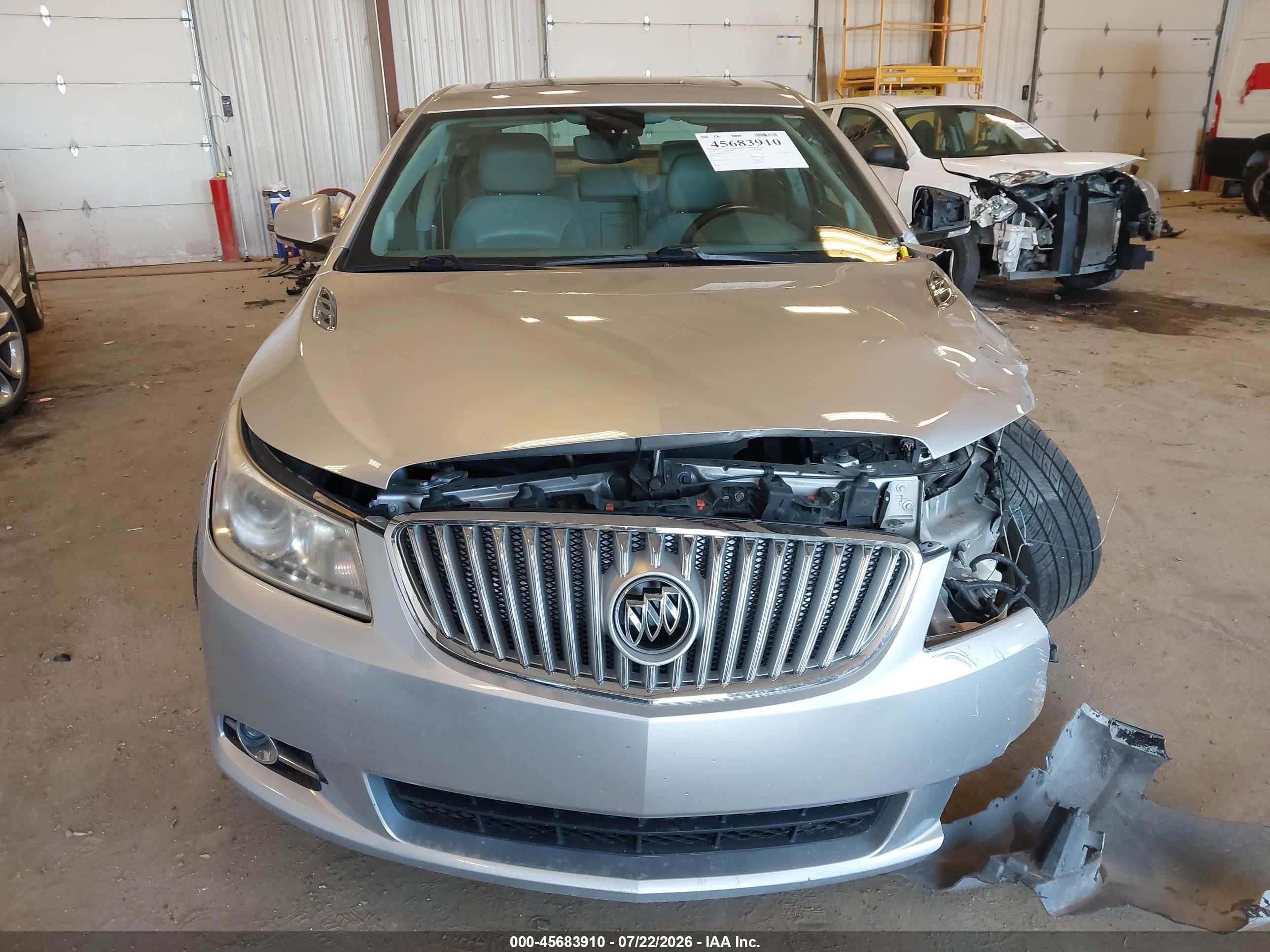 2010 Buick Lacrosse Cxs Silver vin: 1G4GE5EV8AF190710