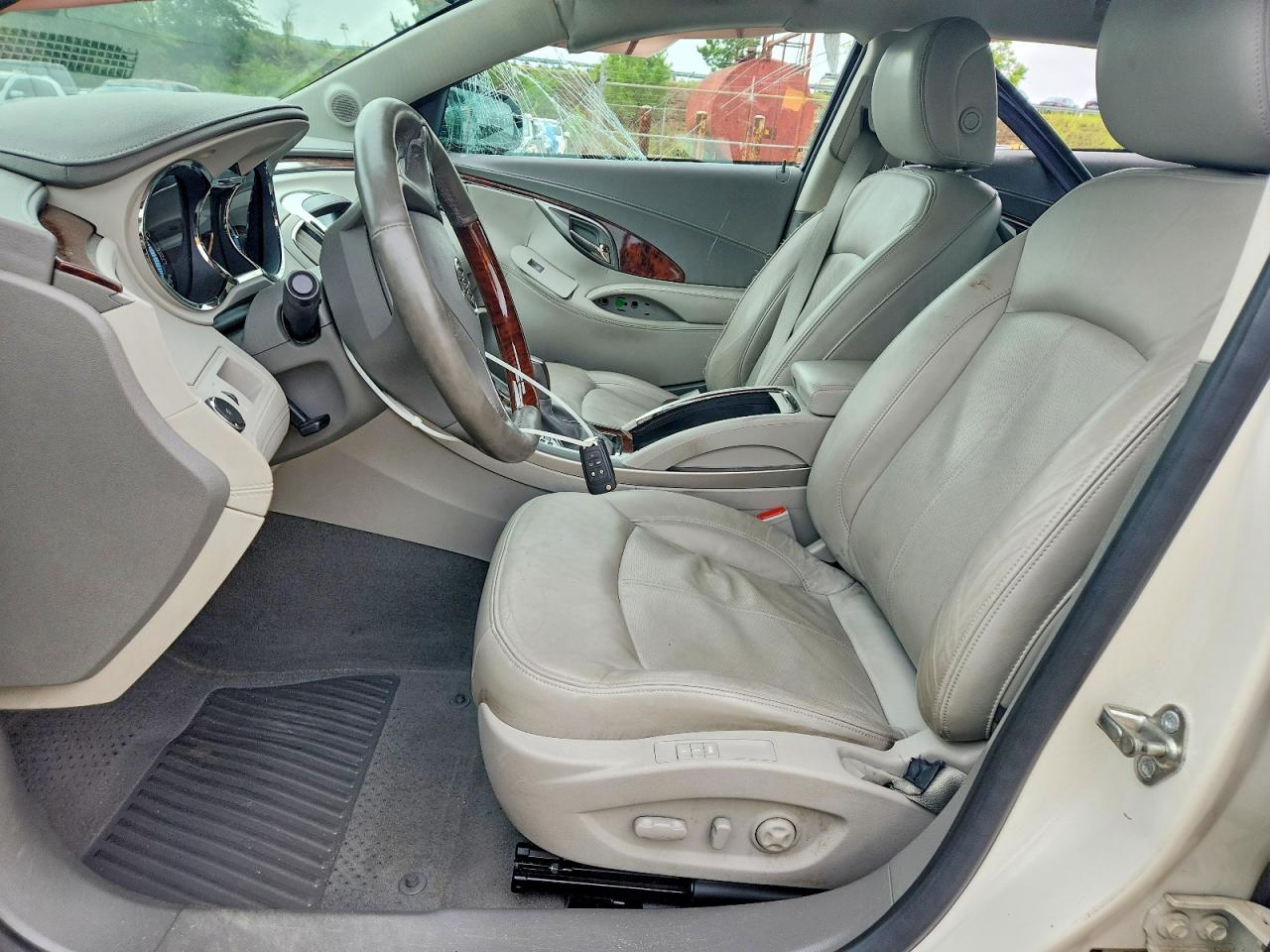 2010 Buick Lacrosse Cxs Beige vin: 1G4GE5EV9AF298978