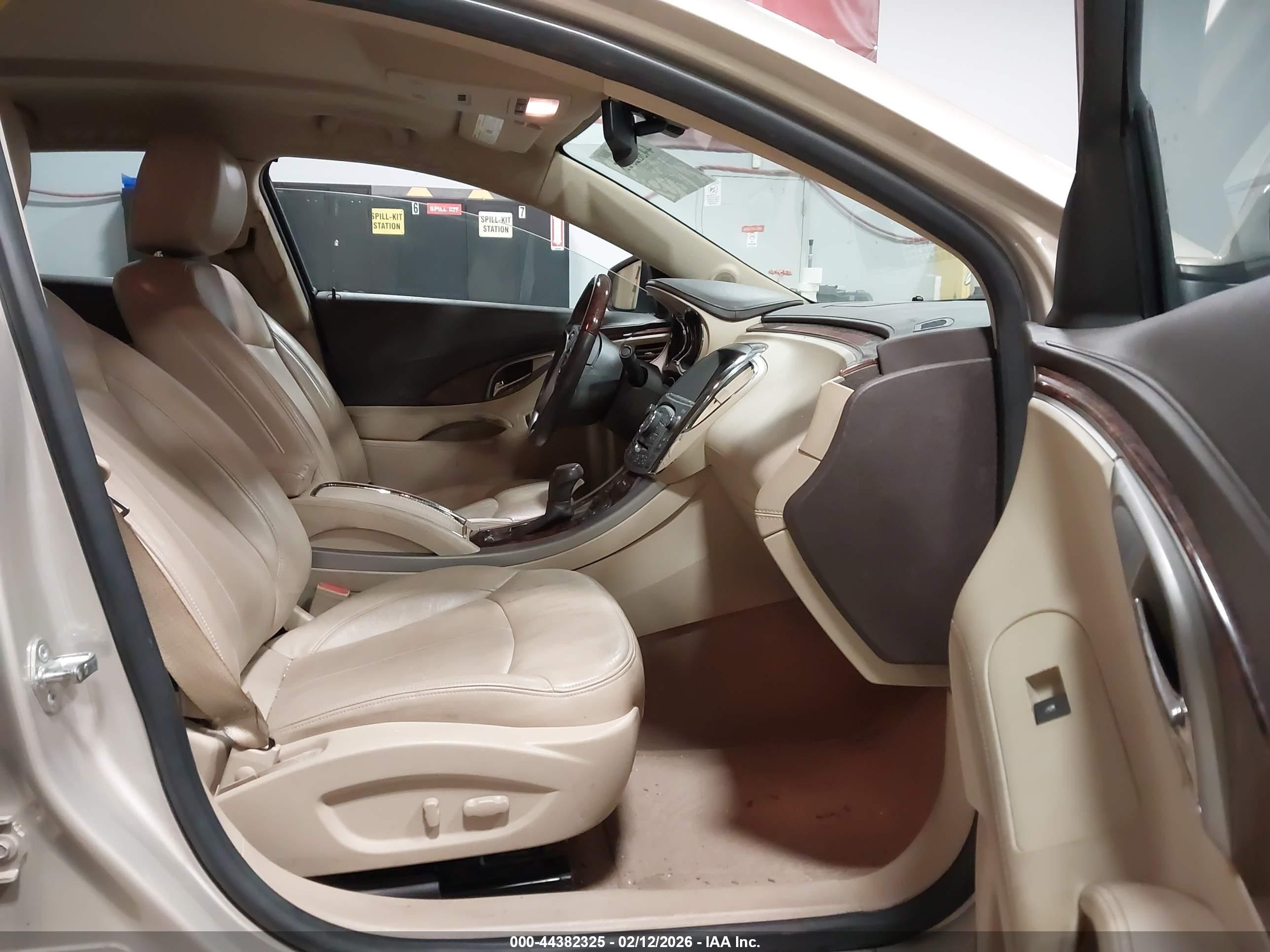 2010 Buick Lacrosse Cxs Gold vin: 1G4GE5EV9AF310384