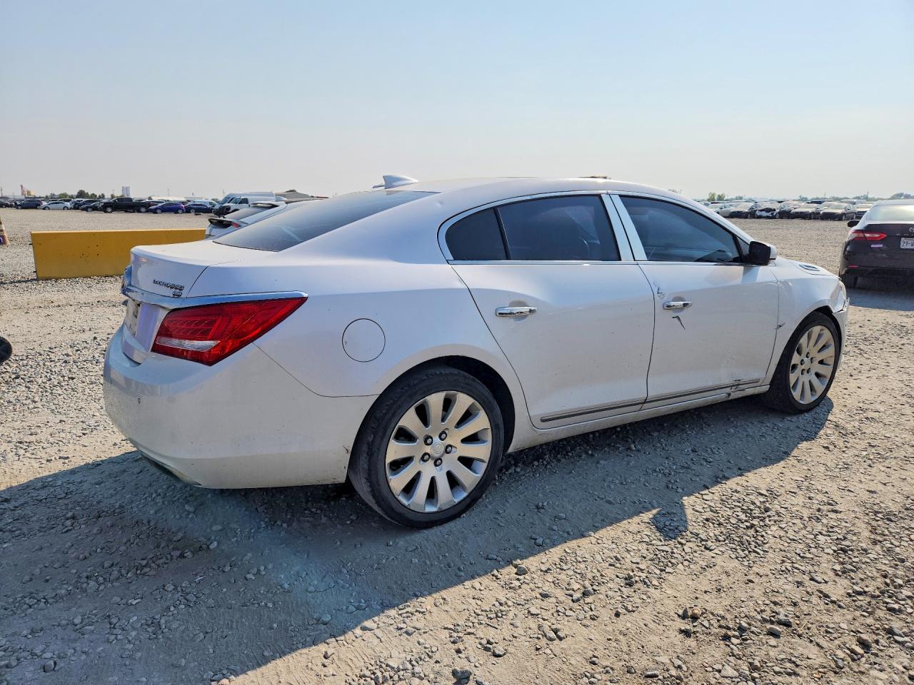 2015 Buick Lacrosse Premium White vin: 1G4GE5G33FF232302