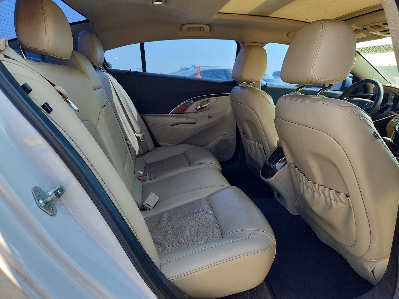 2015 Buick Lacrosse Premium White vin: 1G4GE5G33FF232302