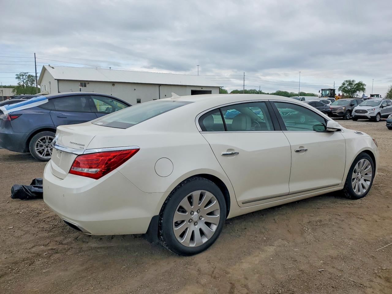 2014 Buick Lacrosse Premium White vin: 1G4GE5G37EF150488