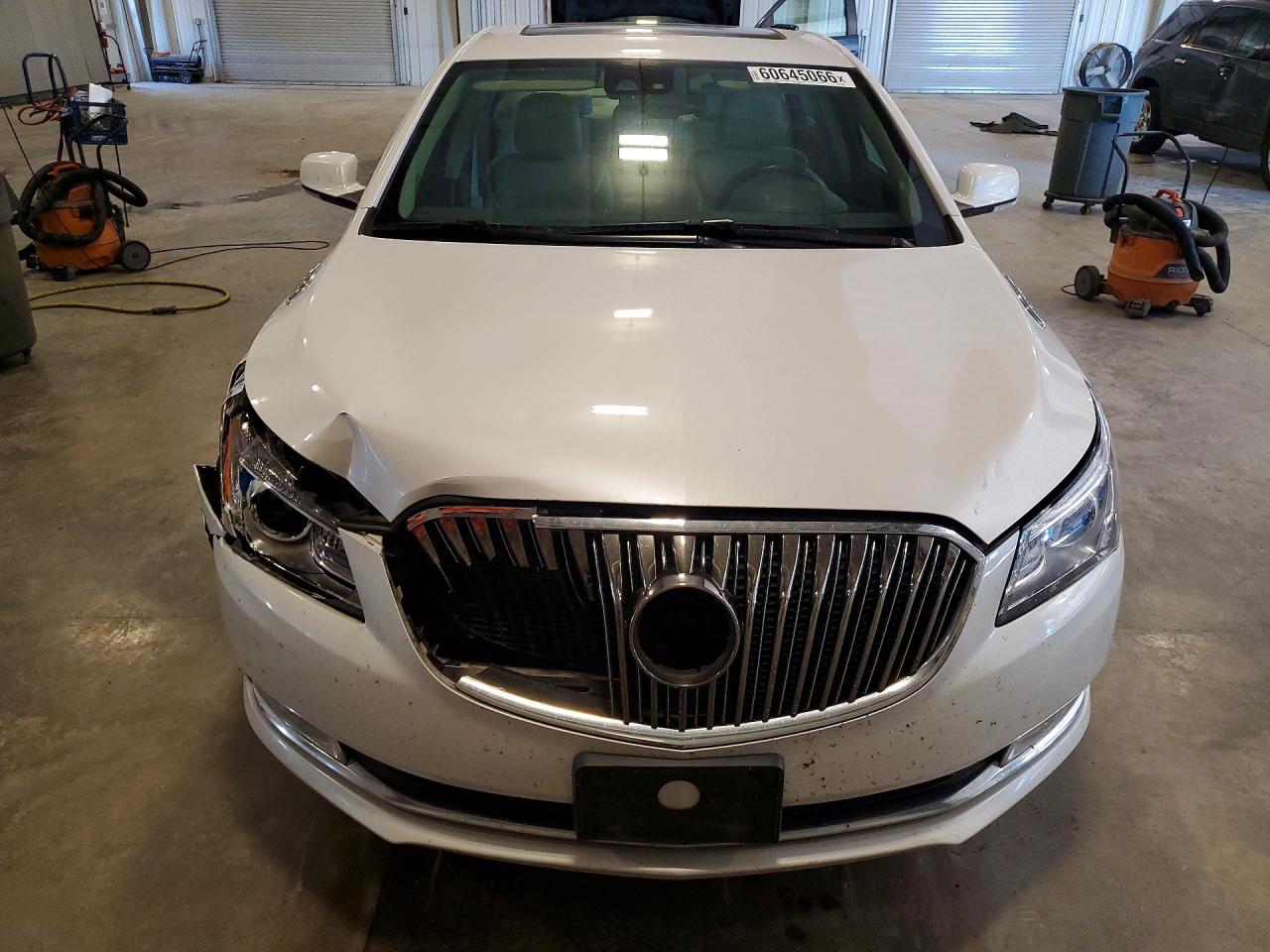2015 Buick Lacrosse Premium White vin: 1G4GE5G39FF218615