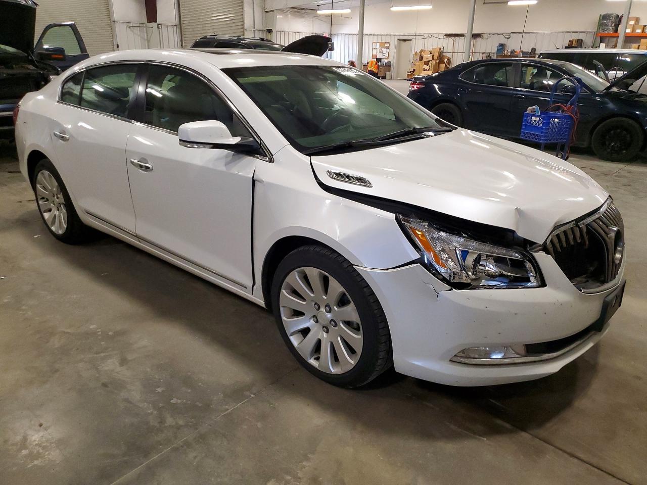 2015 Buick Lacrosse Premium White vin: 1G4GE5G39FF218615