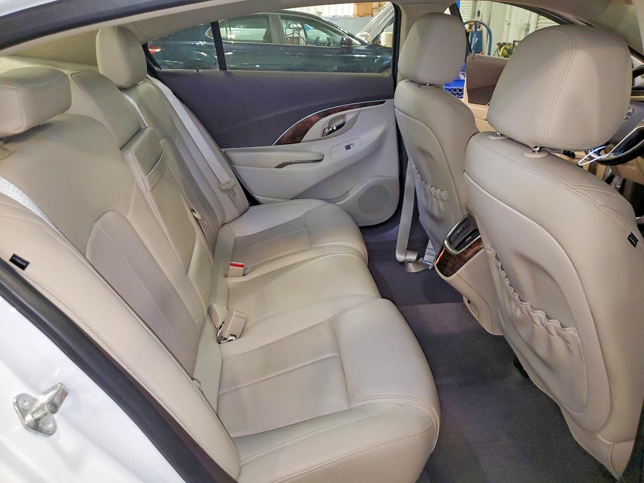 2015 Buick Lacrosse Premium White vin: 1G4GE5G39FF218615