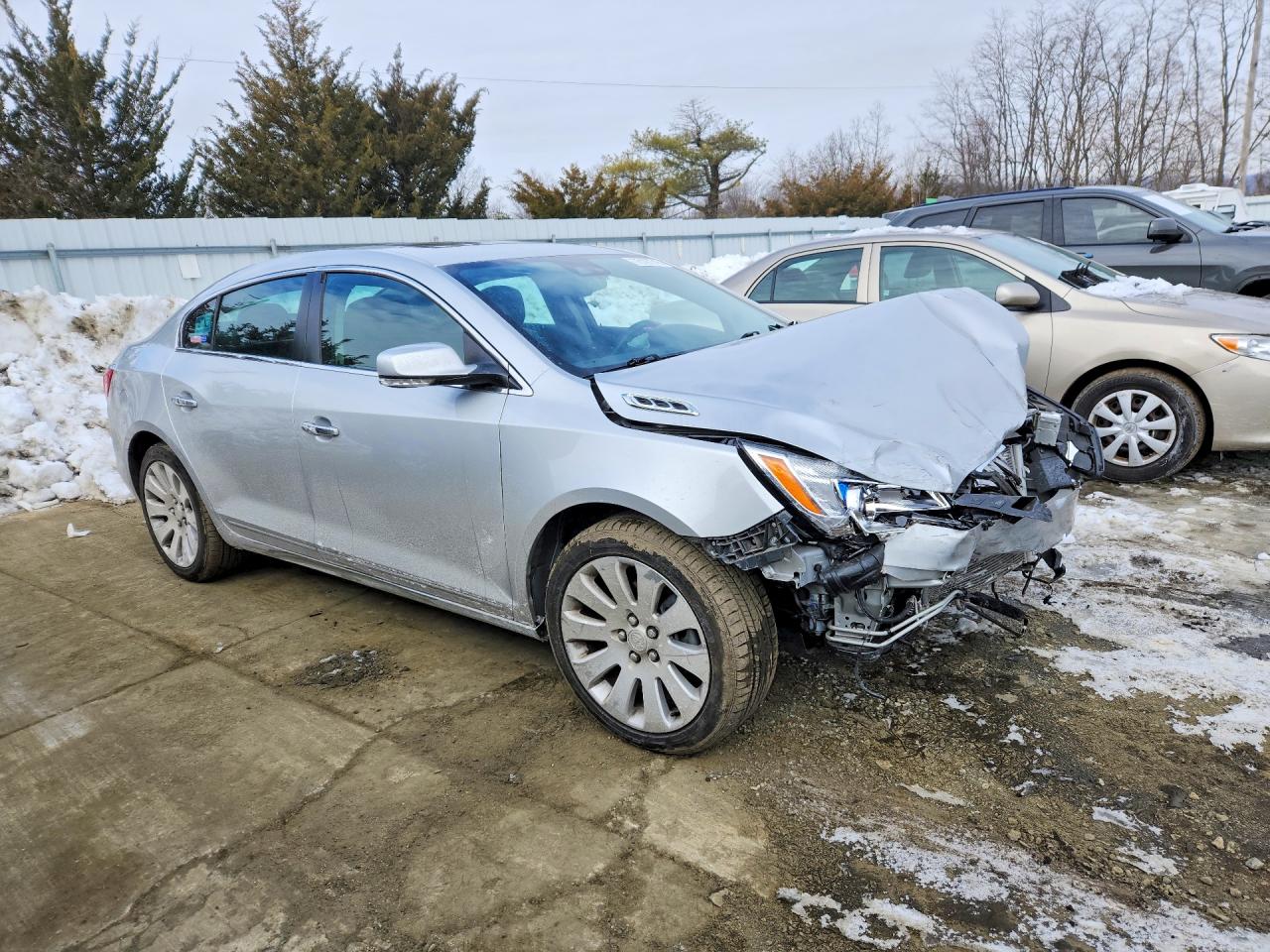 2015 Buick Lacrosse Premium Silver vin: 1G4GE5G39FF290513