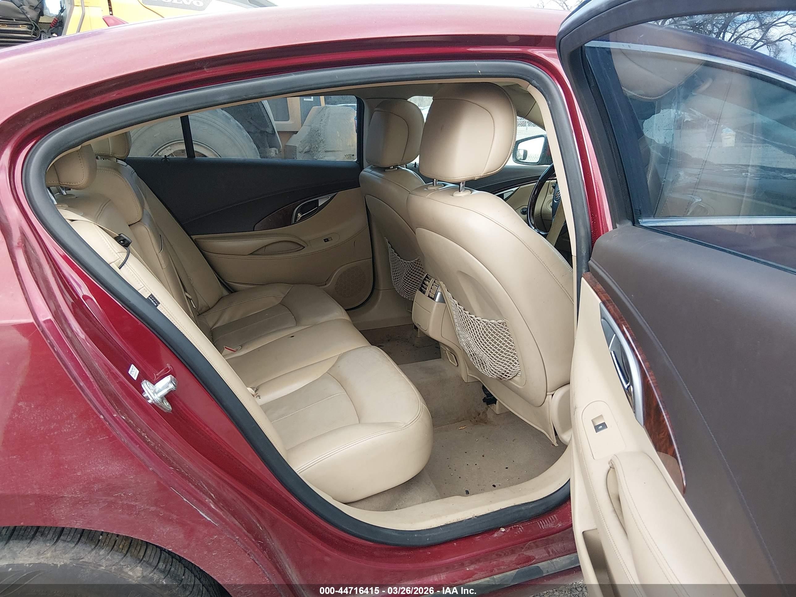 2011 Buick Lacrosse Cxs Red vin: 1G4GE5GD8BF188879