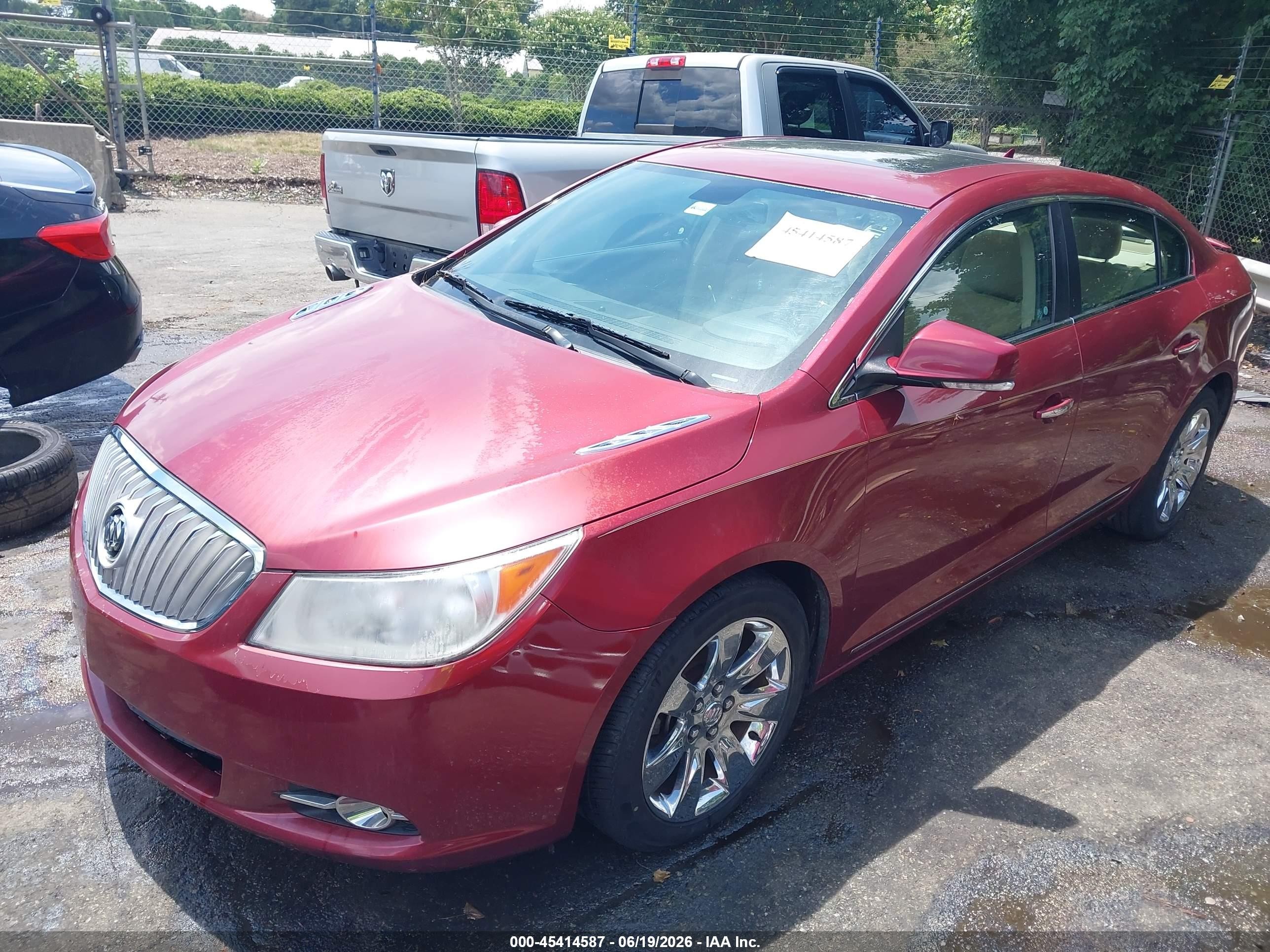 2010 Buick Lacrosse Cxs Red vin: 1G4GE5GV3AF264970