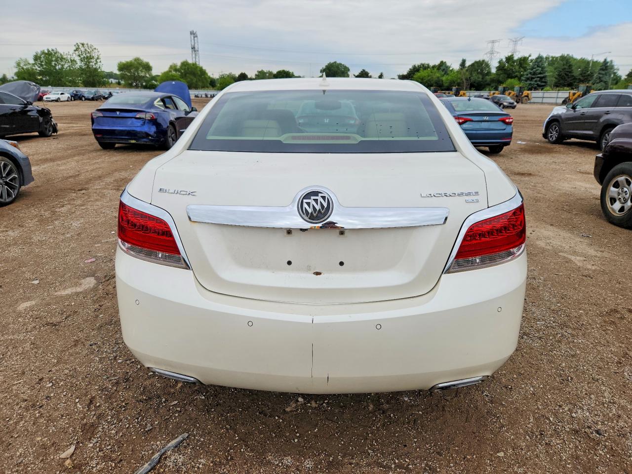 2010 Buick Lacrosse Cxs White vin: 1G4GE5GV5AF194128