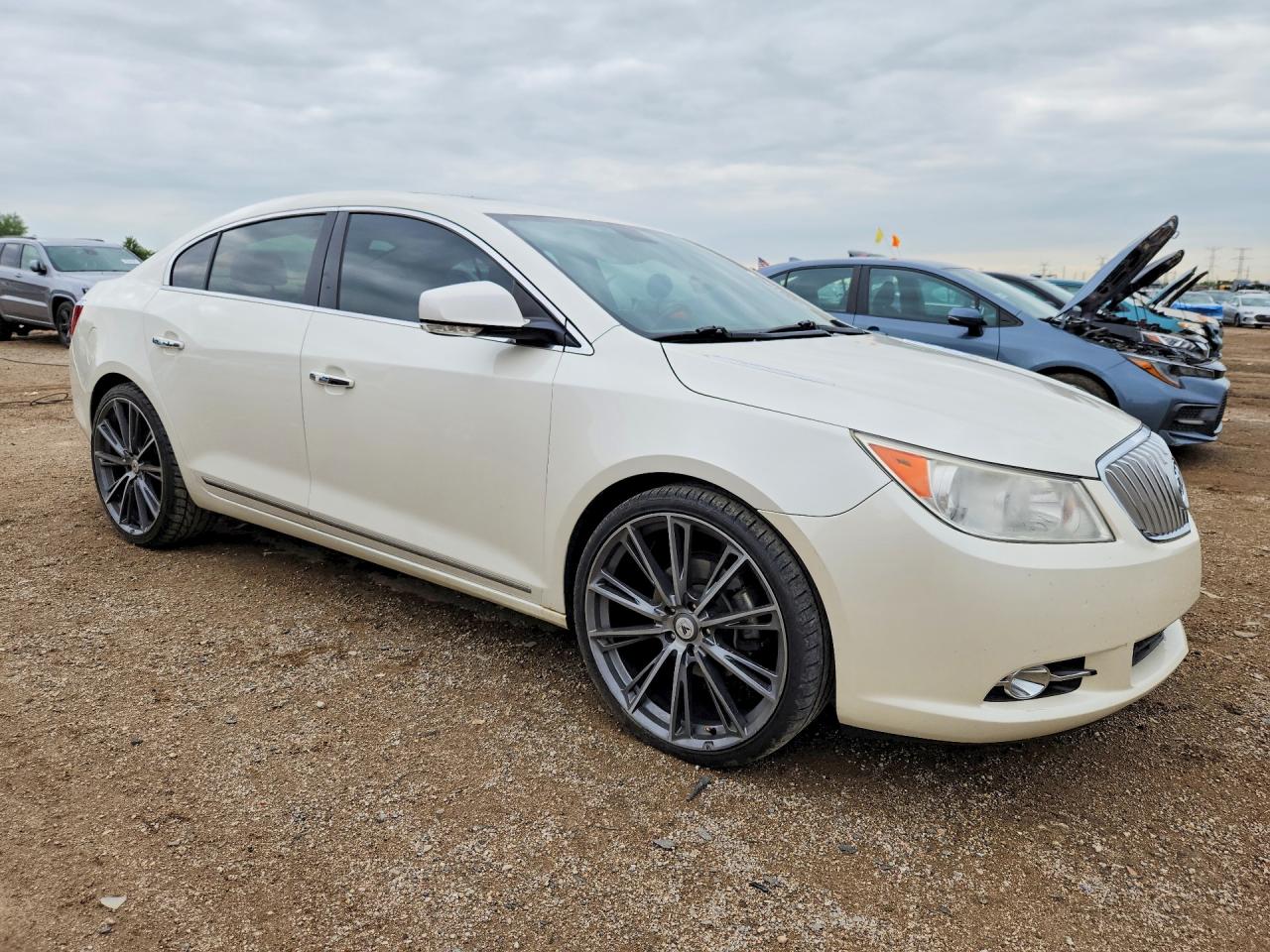 2010 Buick Lacrosse Cxs White vin: 1G4GE5GV5AF194128