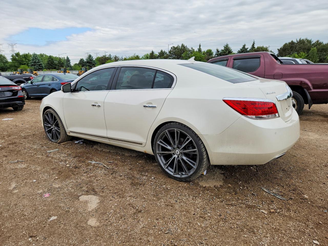 2010 Buick Lacrosse Cxs White vin: 1G4GE5GV5AF194128
