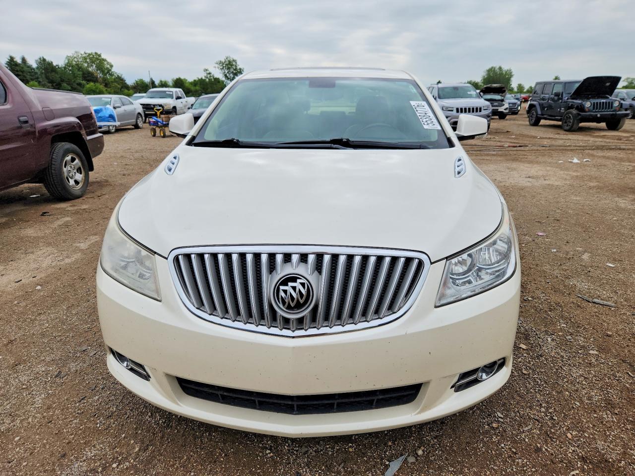 2010 Buick Lacrosse Cxs White vin: 1G4GE5GV5AF194128