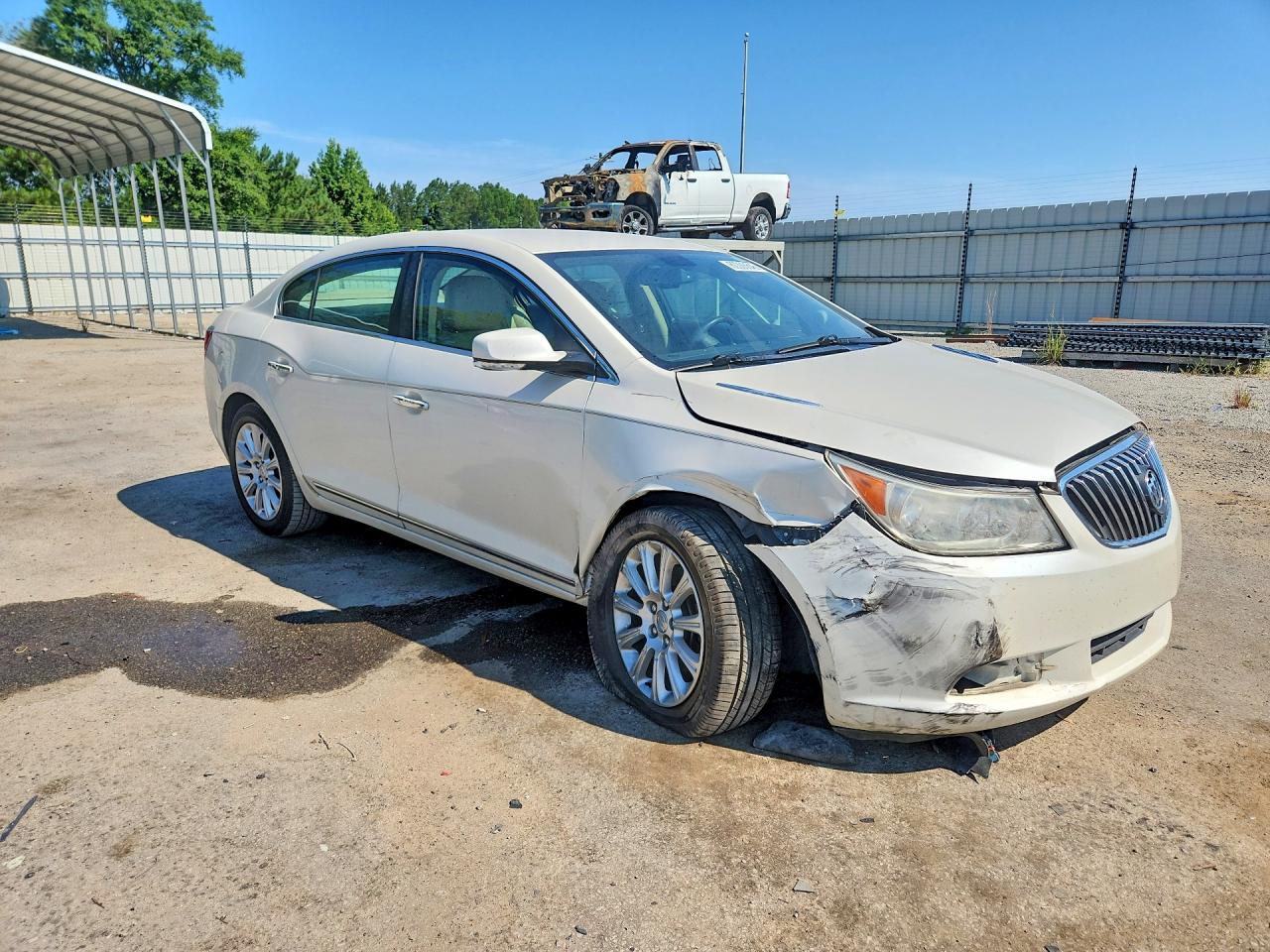 2013 Buick Lacrosse Premium Beige vin: 1G4GF5E30DF180771