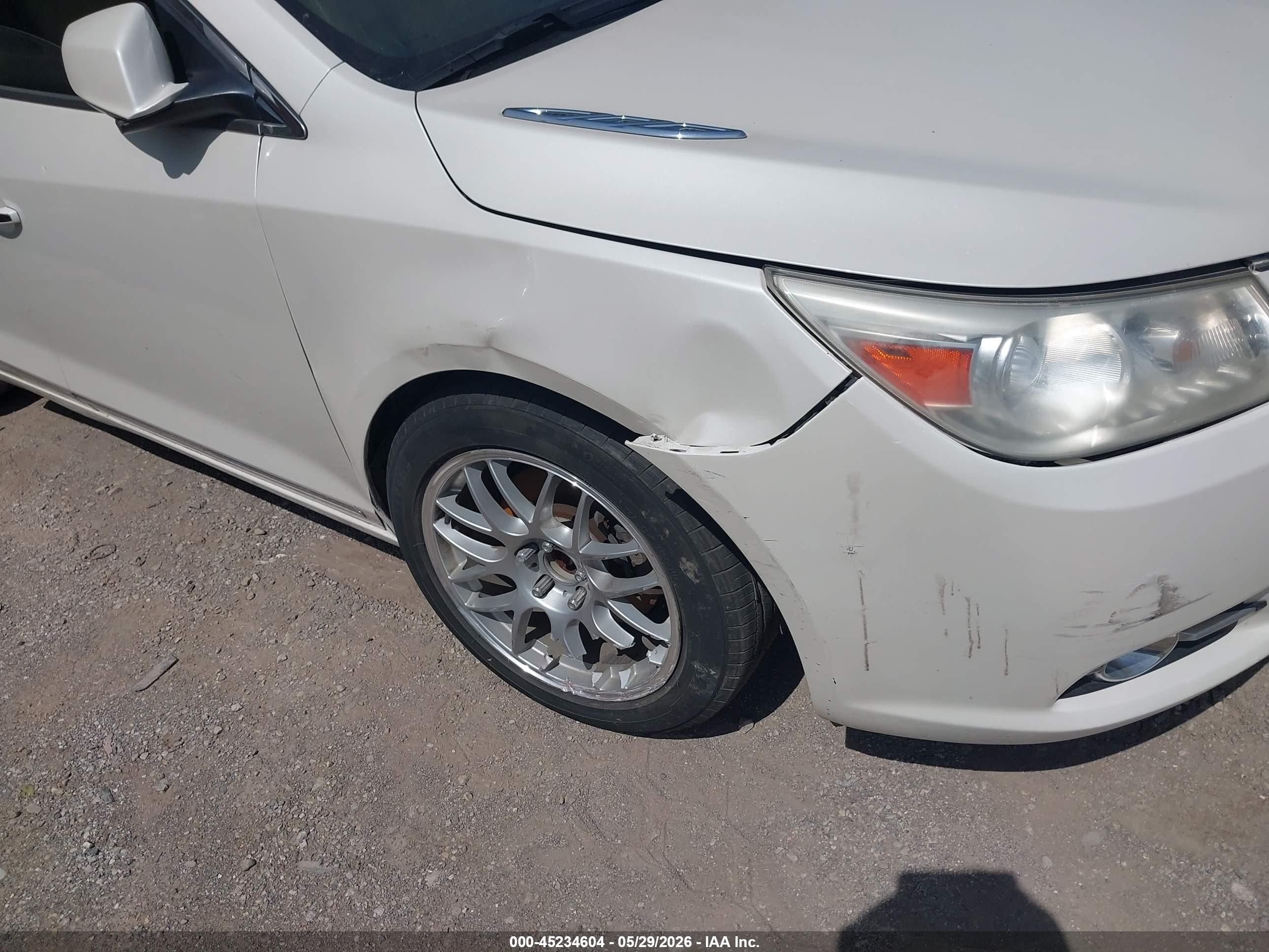 2012 Buick Lacrosse Premium 2 Group White vin: 1G4GF5E32CF188787