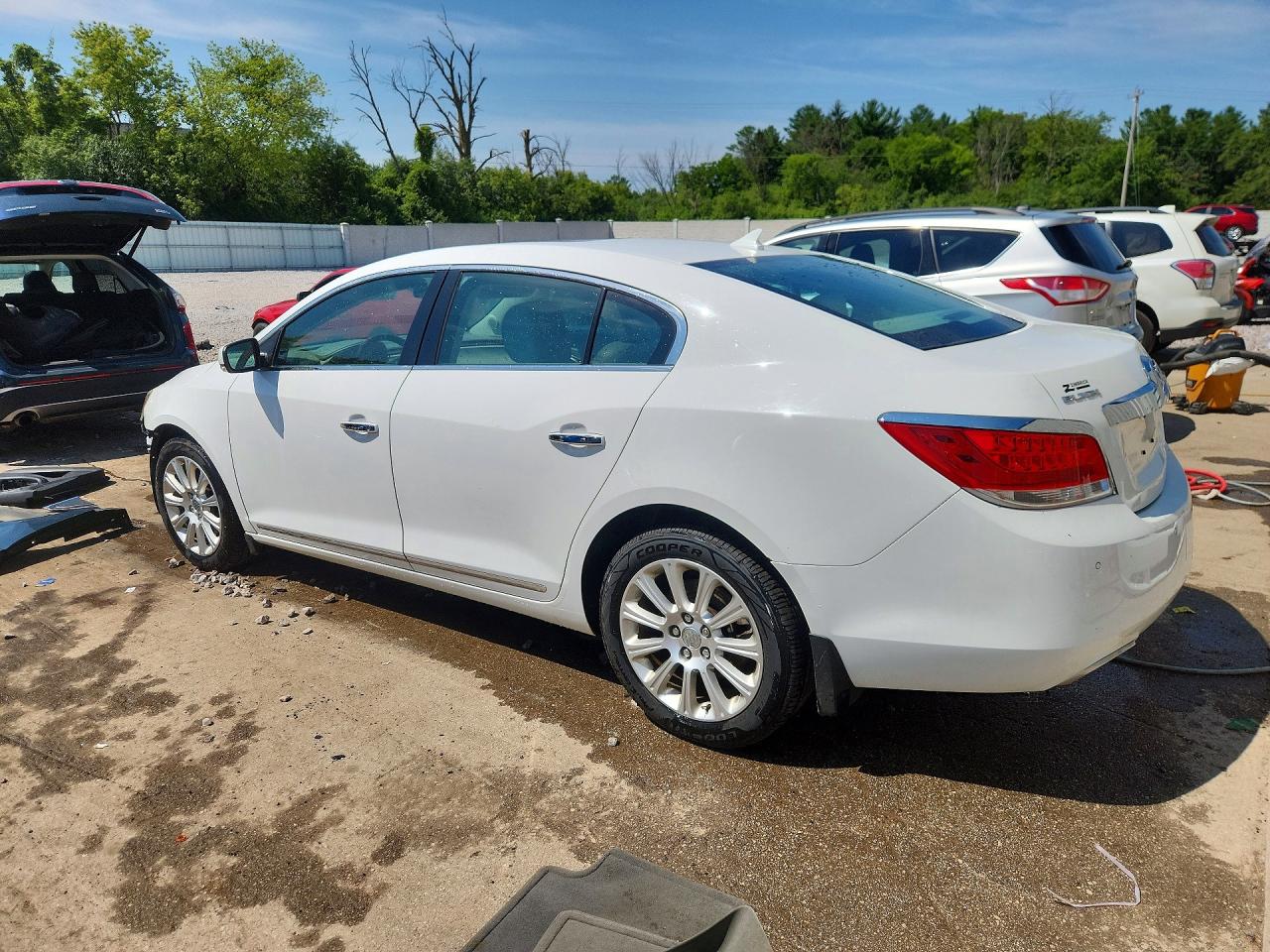 2013 Buick Lacrosse Premium Белый vin: 1G4GF5E32DF304183