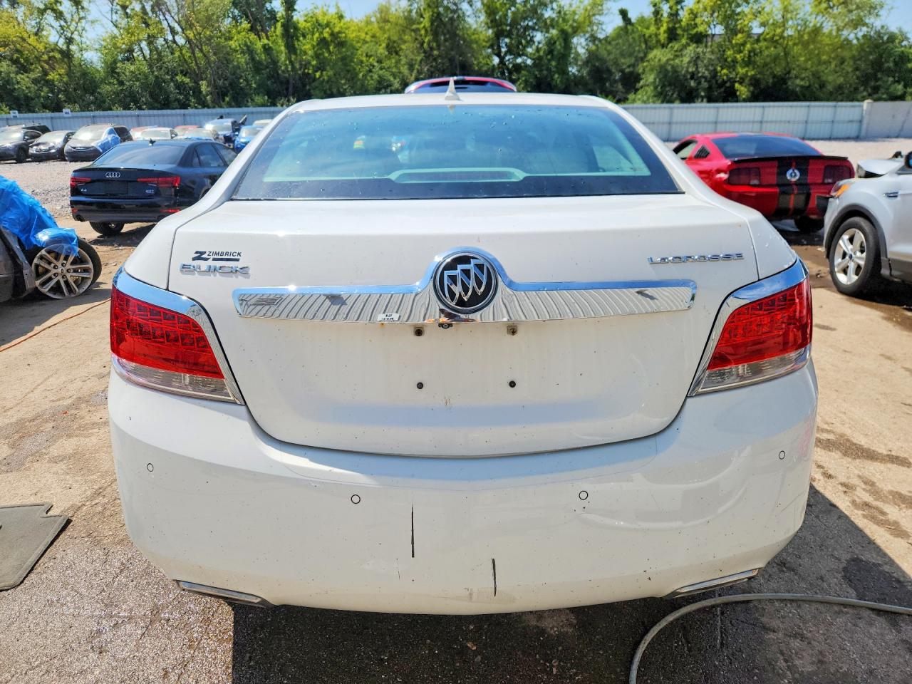 2013 Buick Lacrosse Premium Белый vin: 1G4GF5E32DF304183