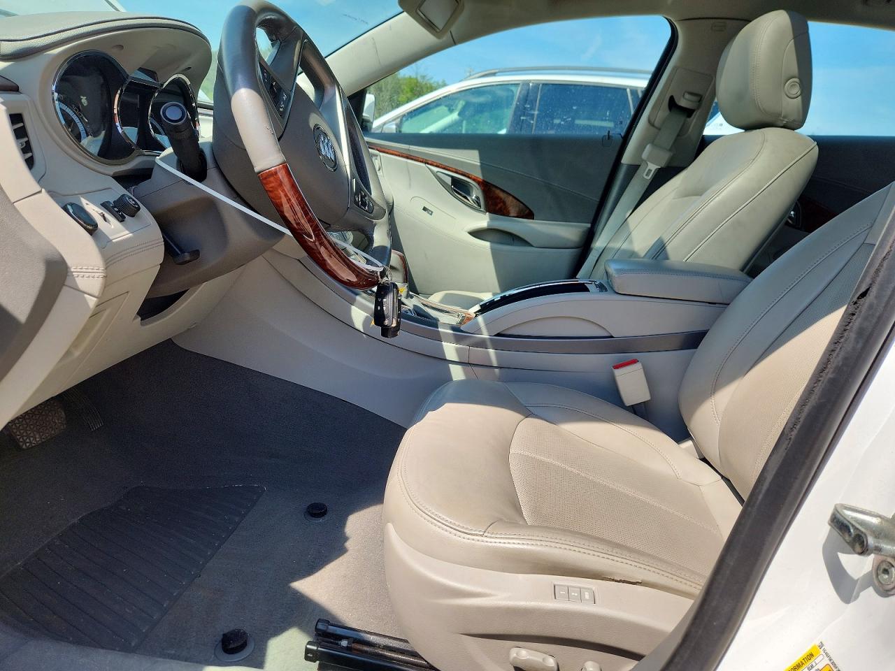 2013 Buick Lacrosse Premium Белый vin: 1G4GF5E32DF304183