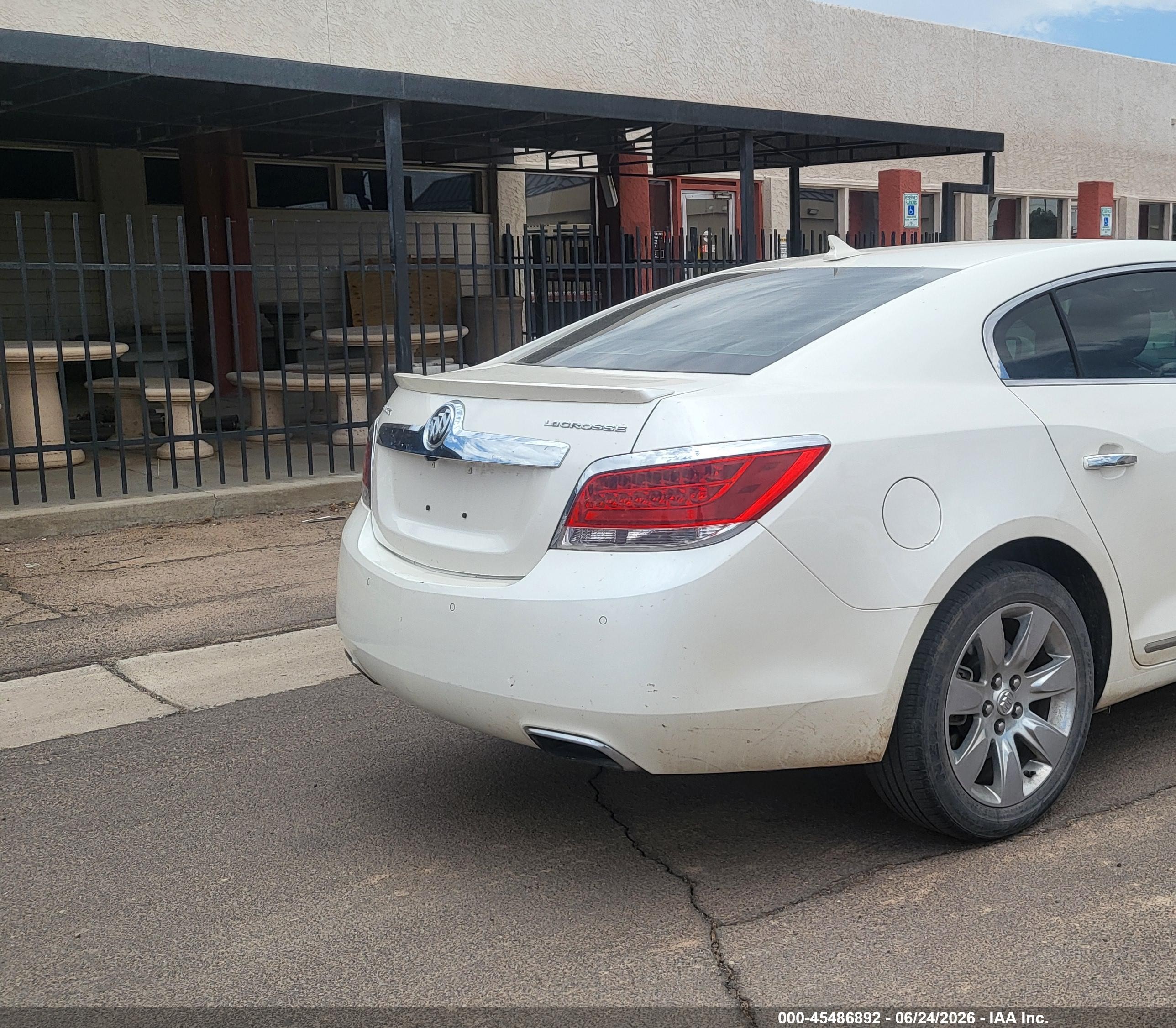 2013 Buick Lacrosse Premium 1 Group White vin: 1G4GF5E36DF308110