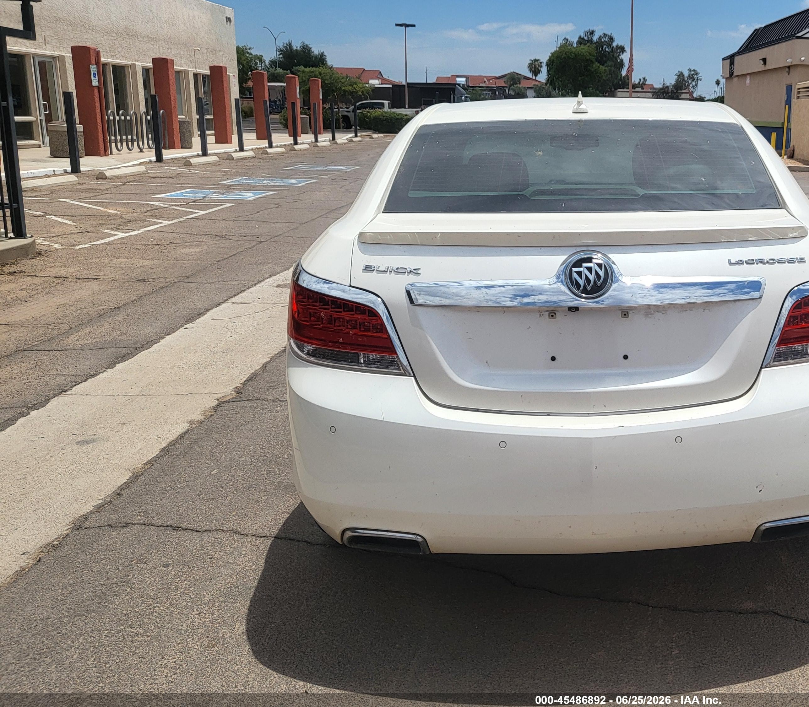2013 Buick Lacrosse Premium 1 Group White vin: 1G4GF5E36DF308110