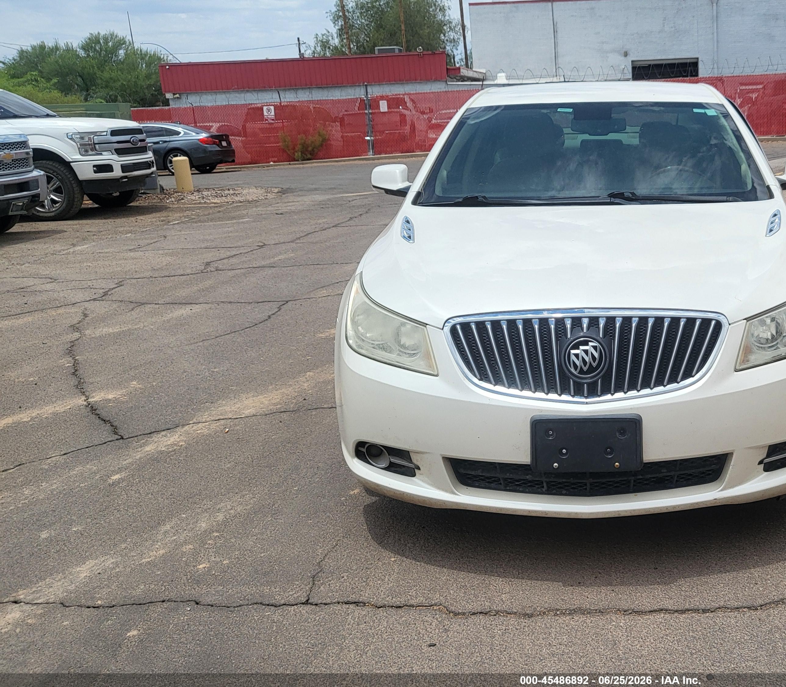 2013 Buick Lacrosse Premium 1 Group White vin: 1G4GF5E36DF308110