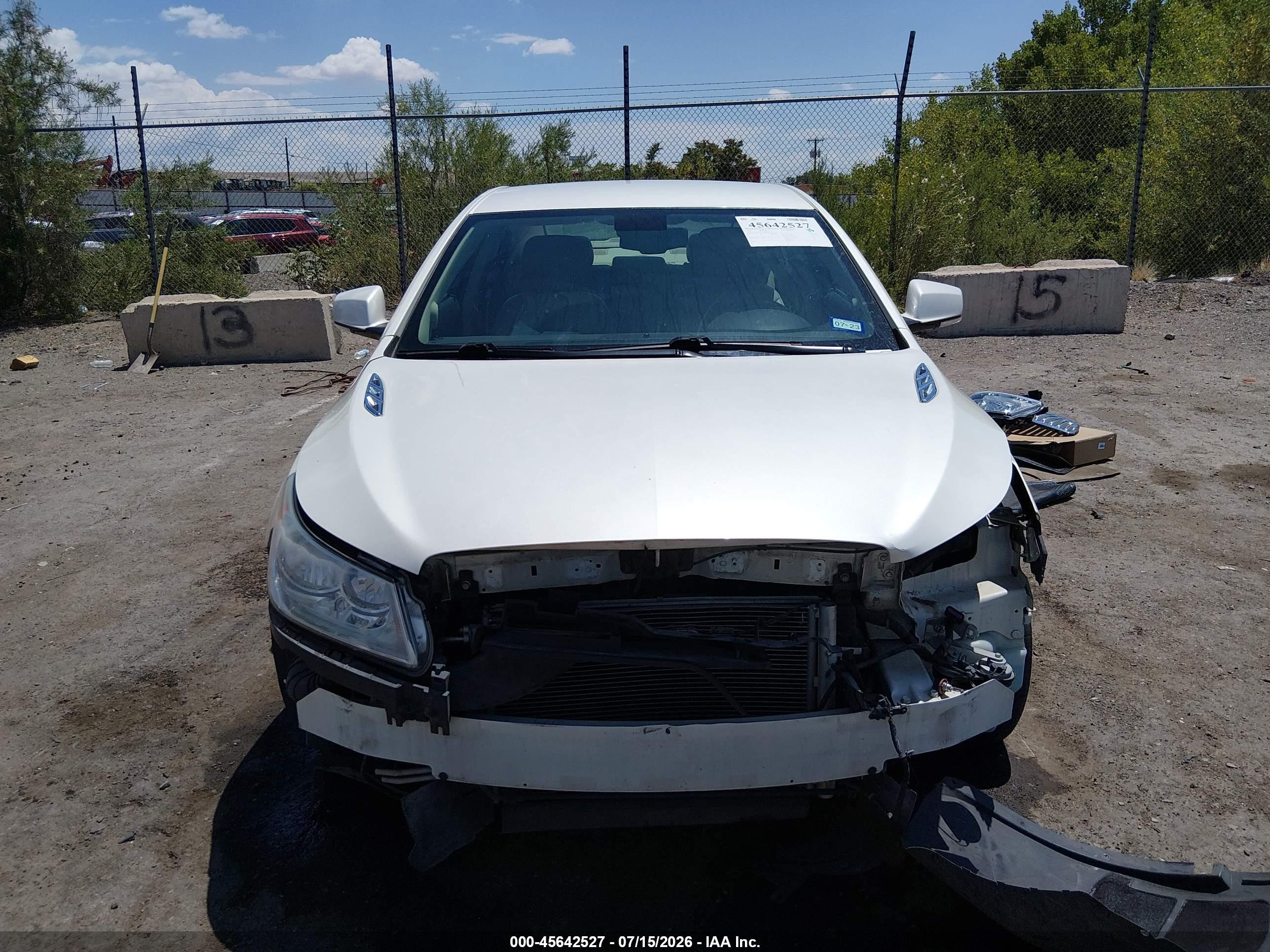 2012 Buick Lacrosse Premium 2 Group White vin: 1G4GF5E37CF206412