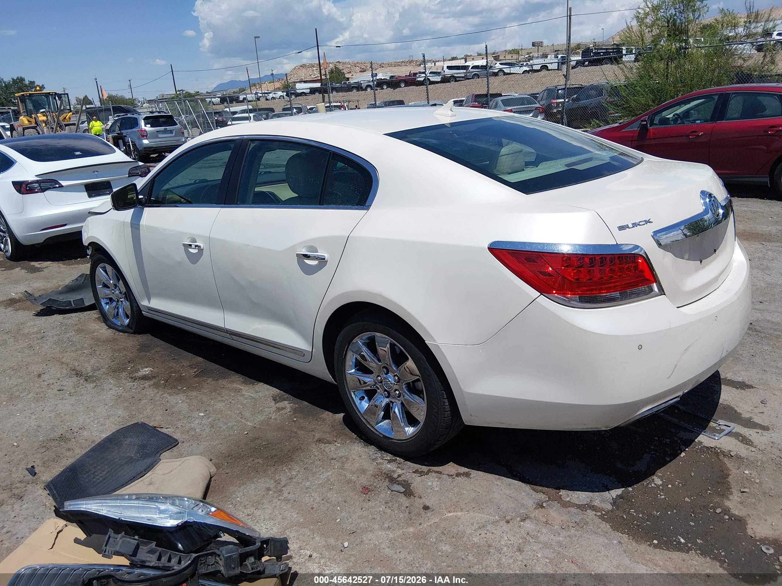 2012 Buick Lacrosse Premium 2 Group White vin: 1G4GF5E37CF206412