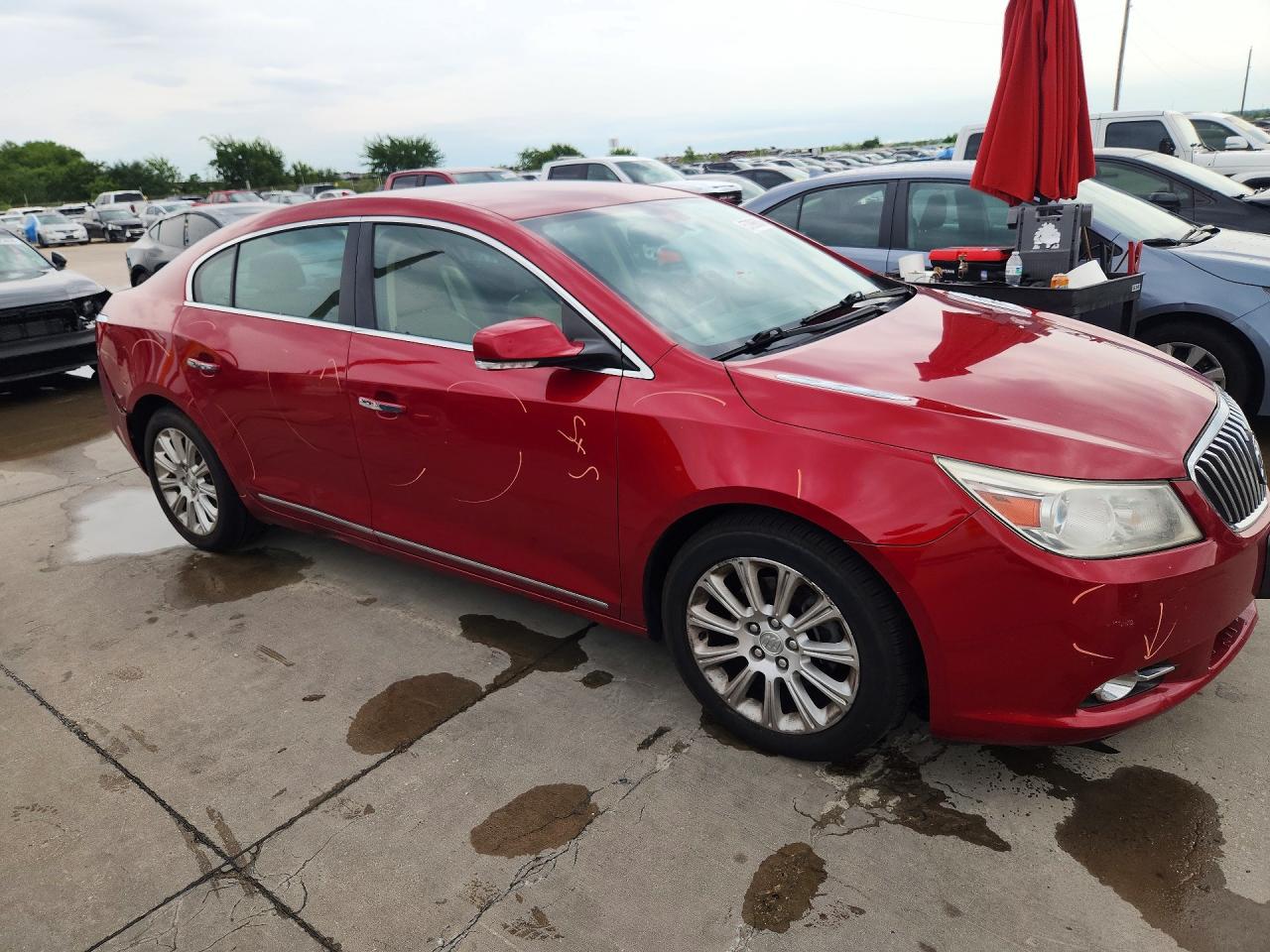 2013 Buick Lacrosse Premium Red vin: 1G4GF5E37DF278650