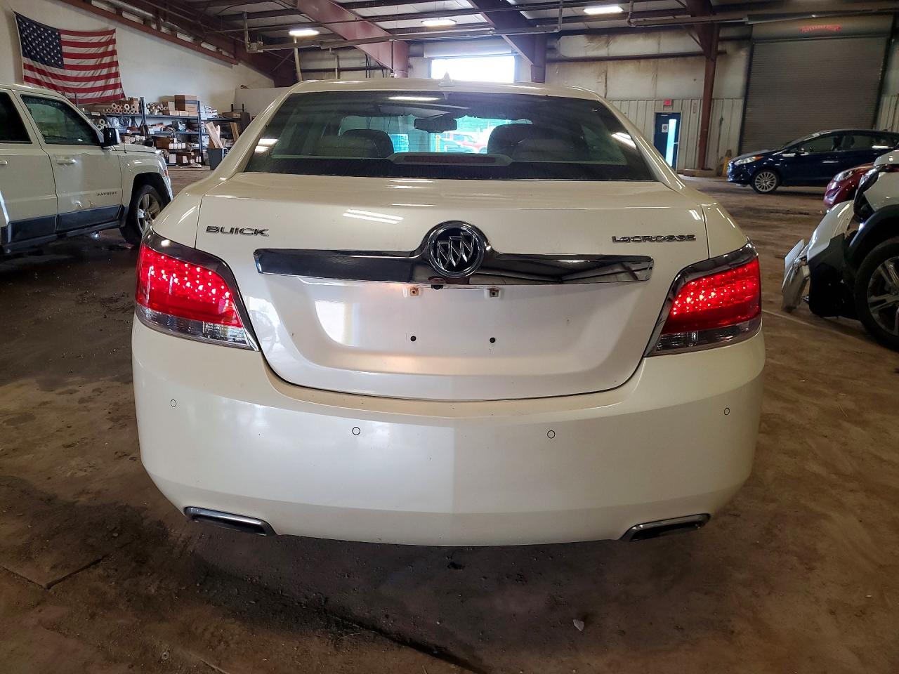 2013 Buick Lacrosse Premium White vin: 1G4GF5E39DF144951