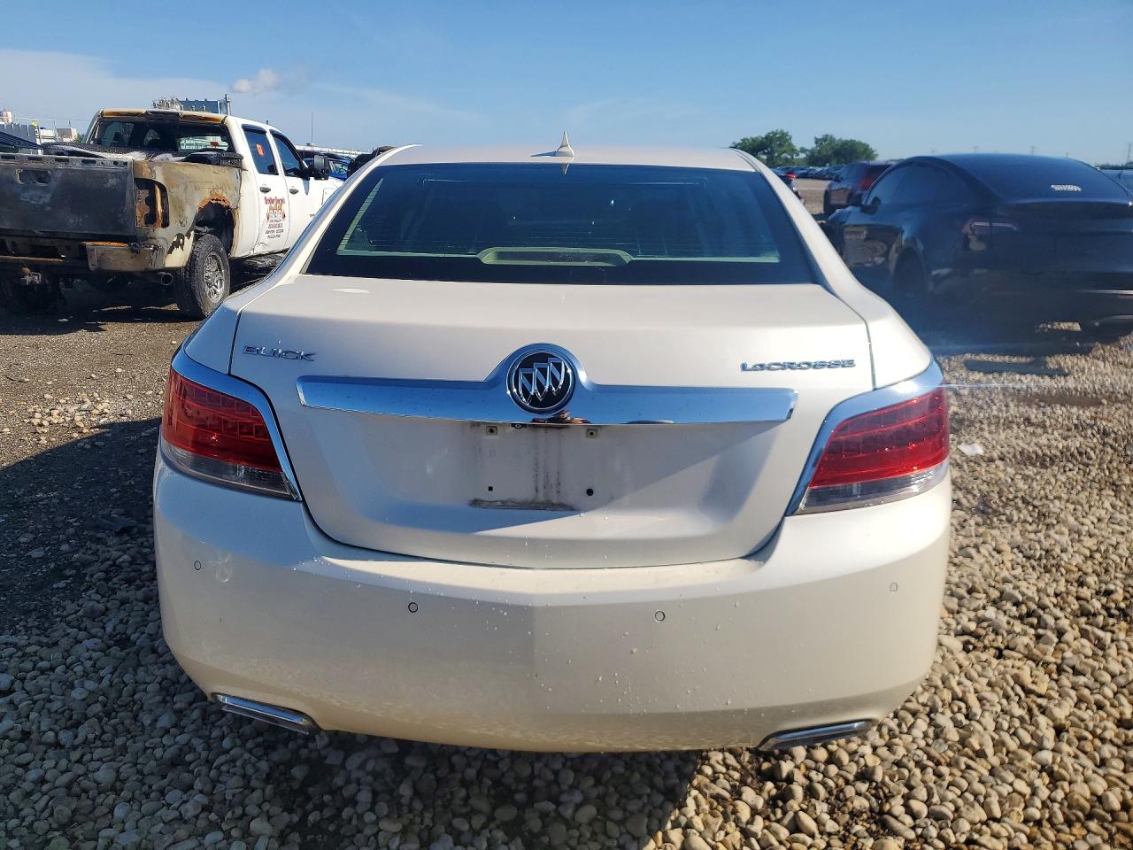 2013 Buick Lacrosse Premium White vin: 1G4GF5E39DF206820
